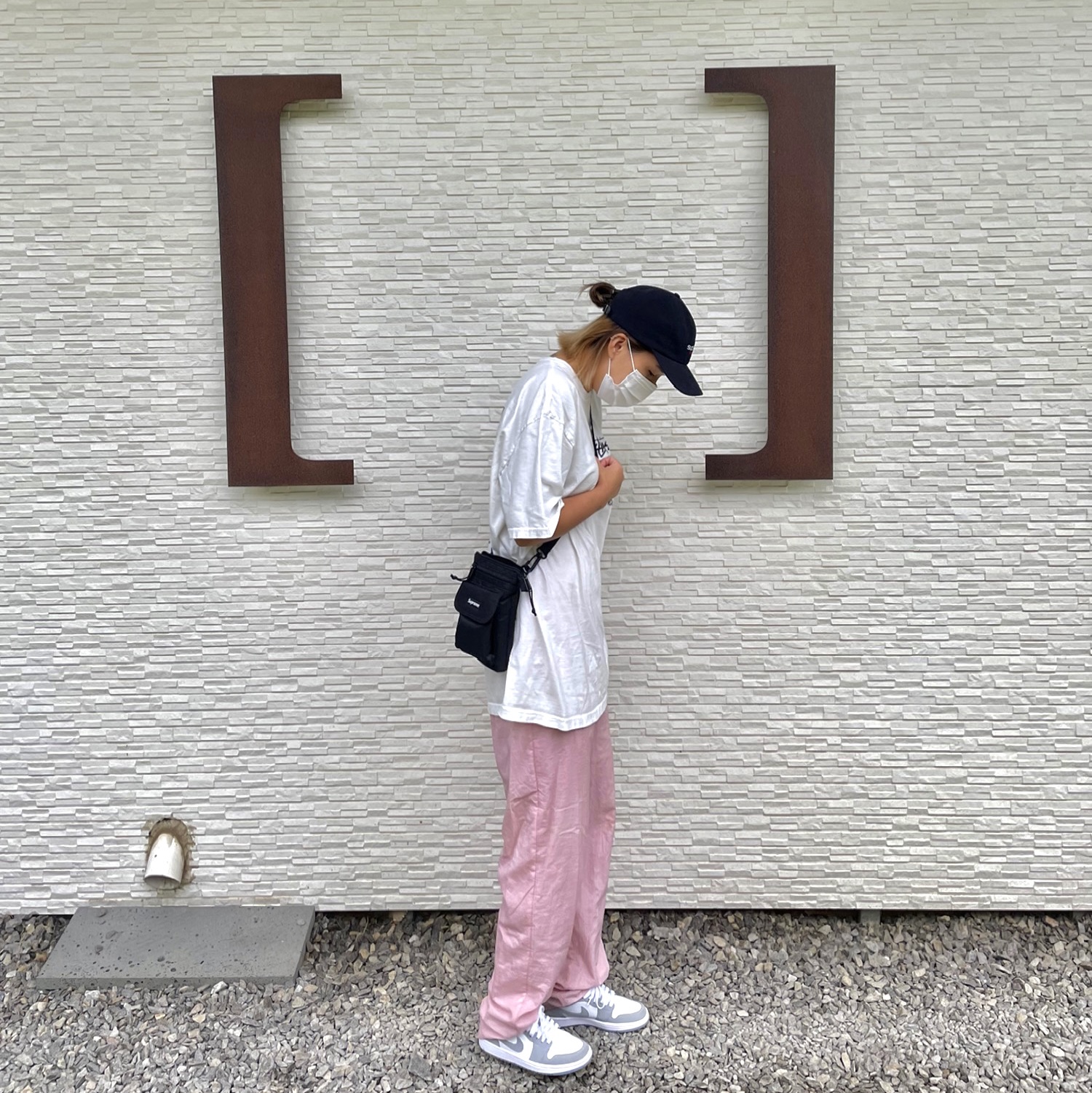 Stussy x Our Legacy Surfman T-Shirt White - 21SS, (W) Jordan 1 Low White Wolf Grey 착용 스타일