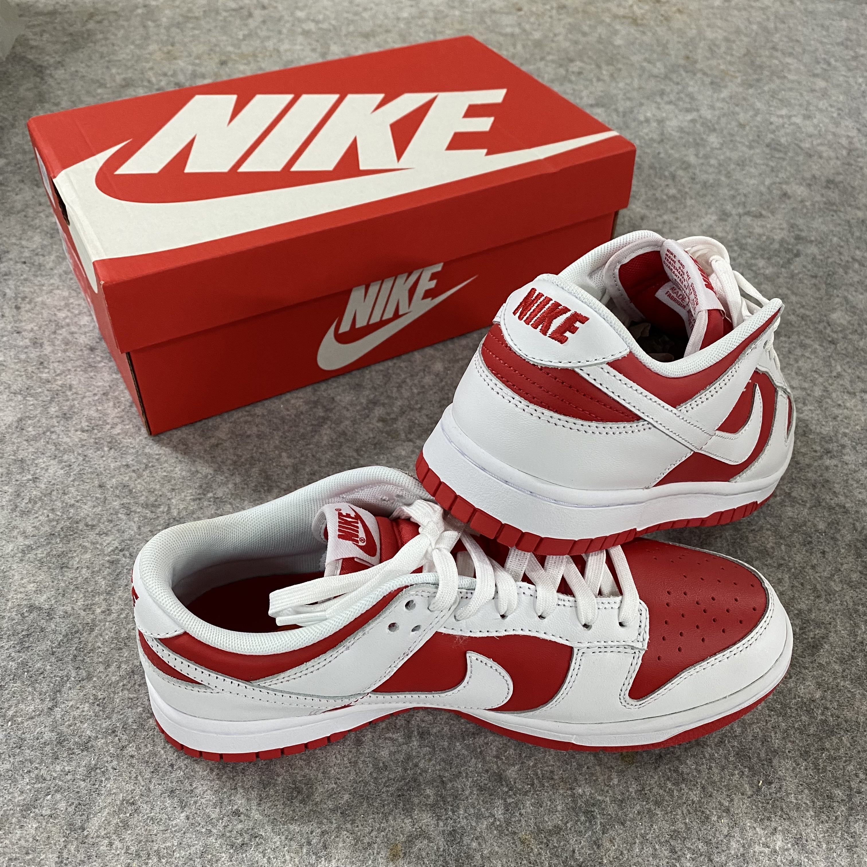 Nike Dunk Low Retro Championship Red 착용 스타일