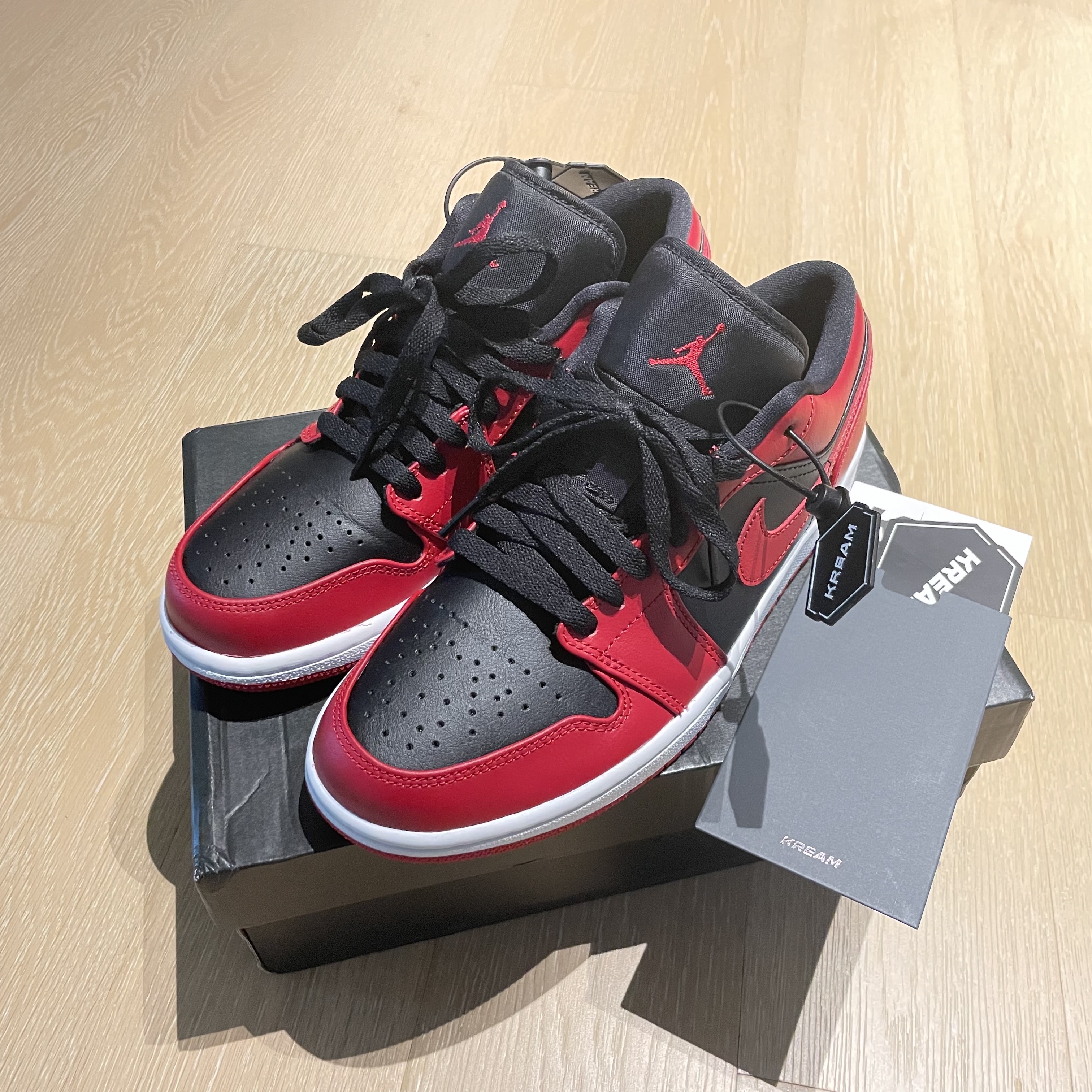 Jordan 1 Low Varsity Red 착용 스타일