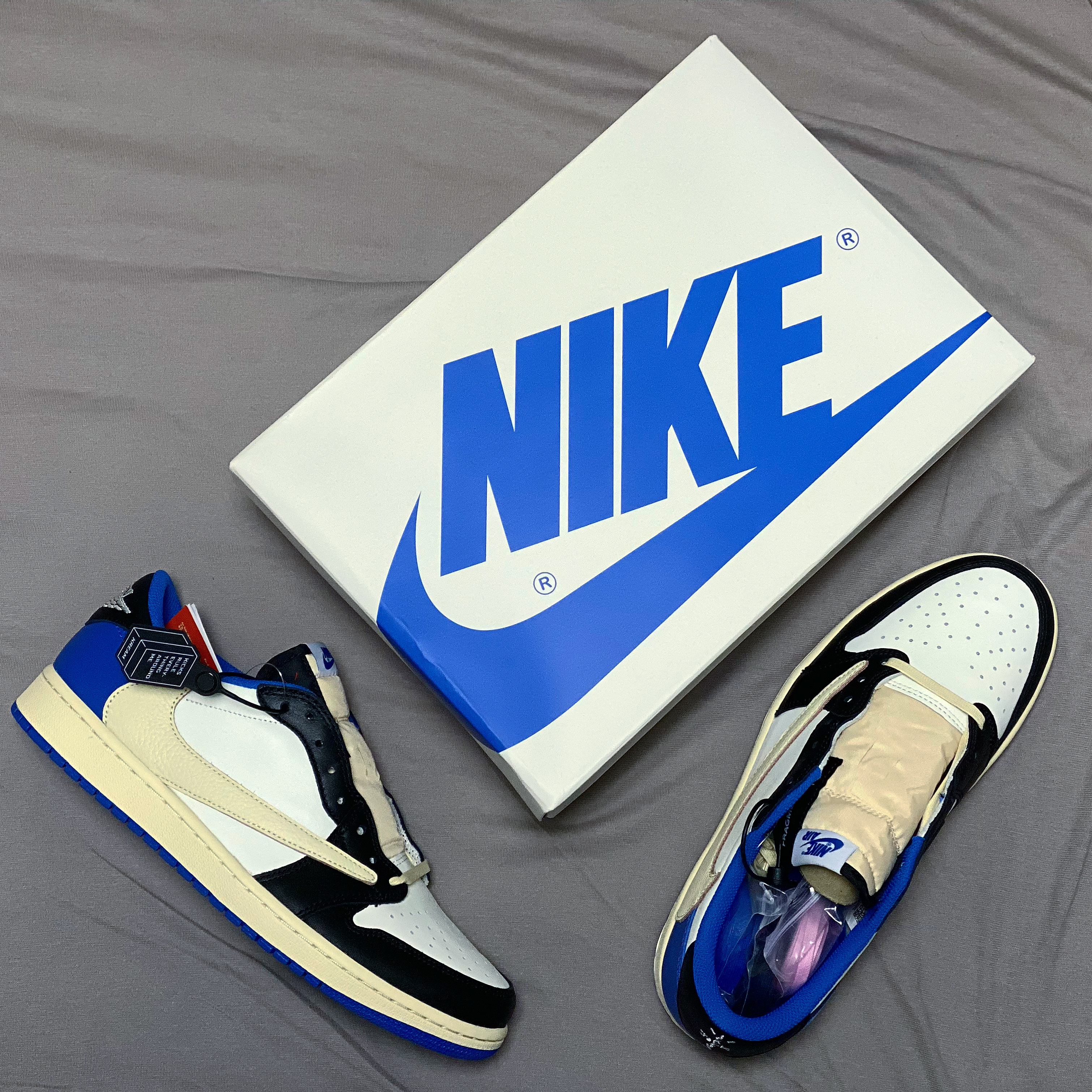 Jordan 1 x Travis Scott x Fragment Retro Low OG SP Military Blue 착용 스타일