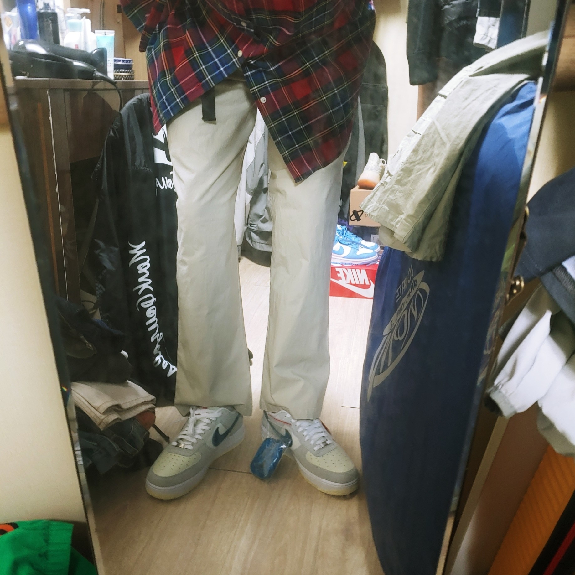 Nike x Undefeated Air Force 1 Low SP 5 On It 착용 스타일