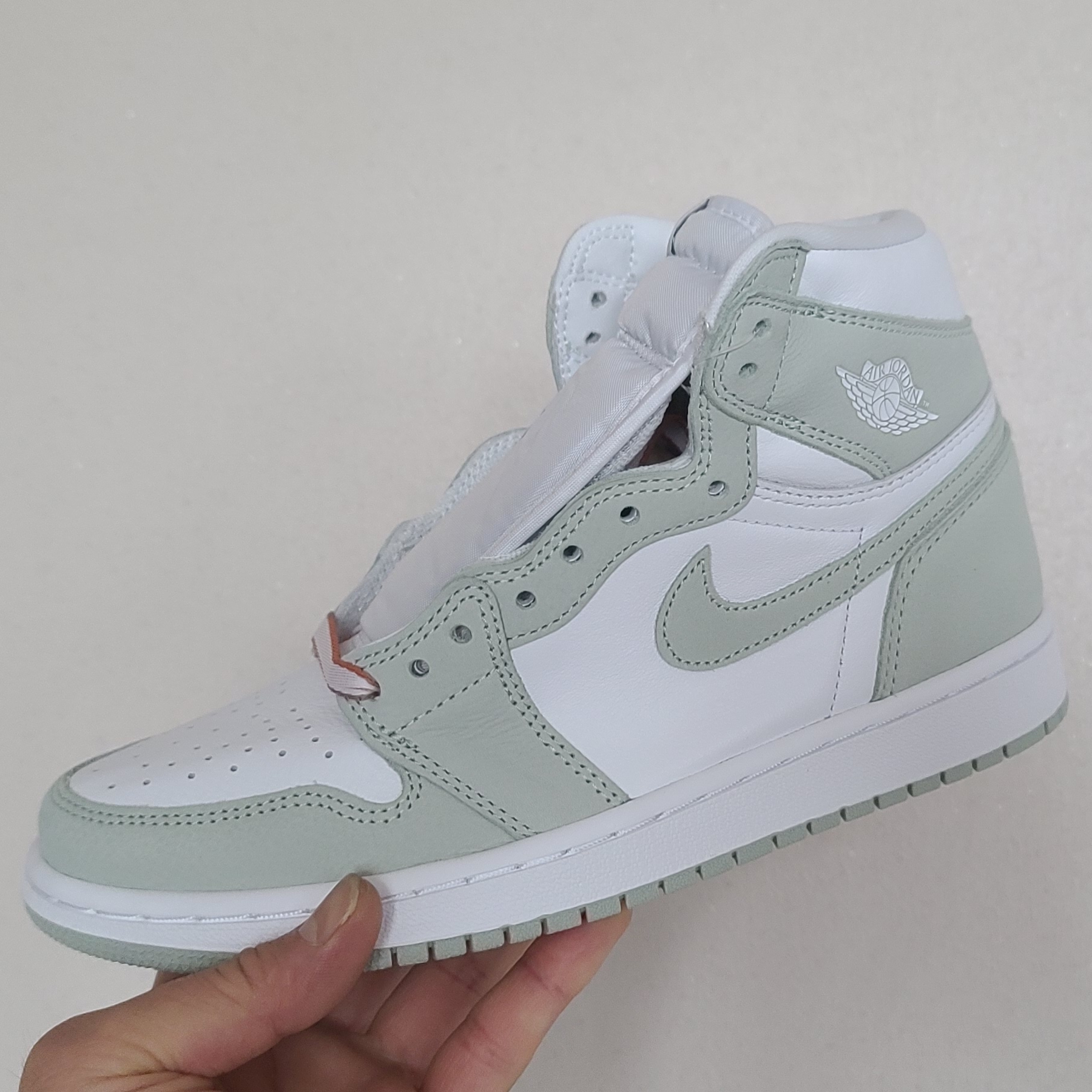 (W) Jordan 1 Retro High OG Seafoam 착용 스타일