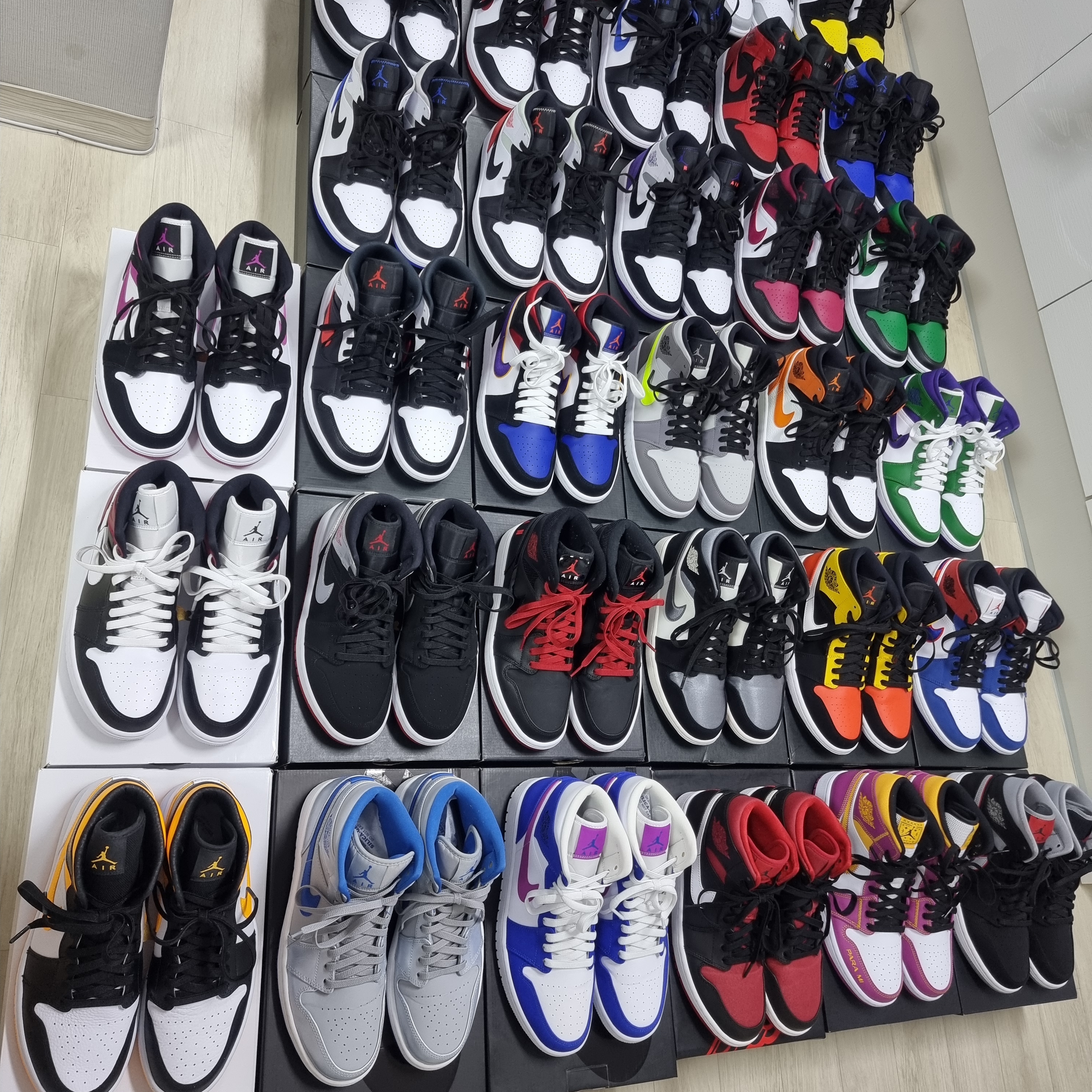 Jordan 1 Mid Light Smoke Grey, Jordan 1 Mid Shattered Backboard 착용 스타일 - 2