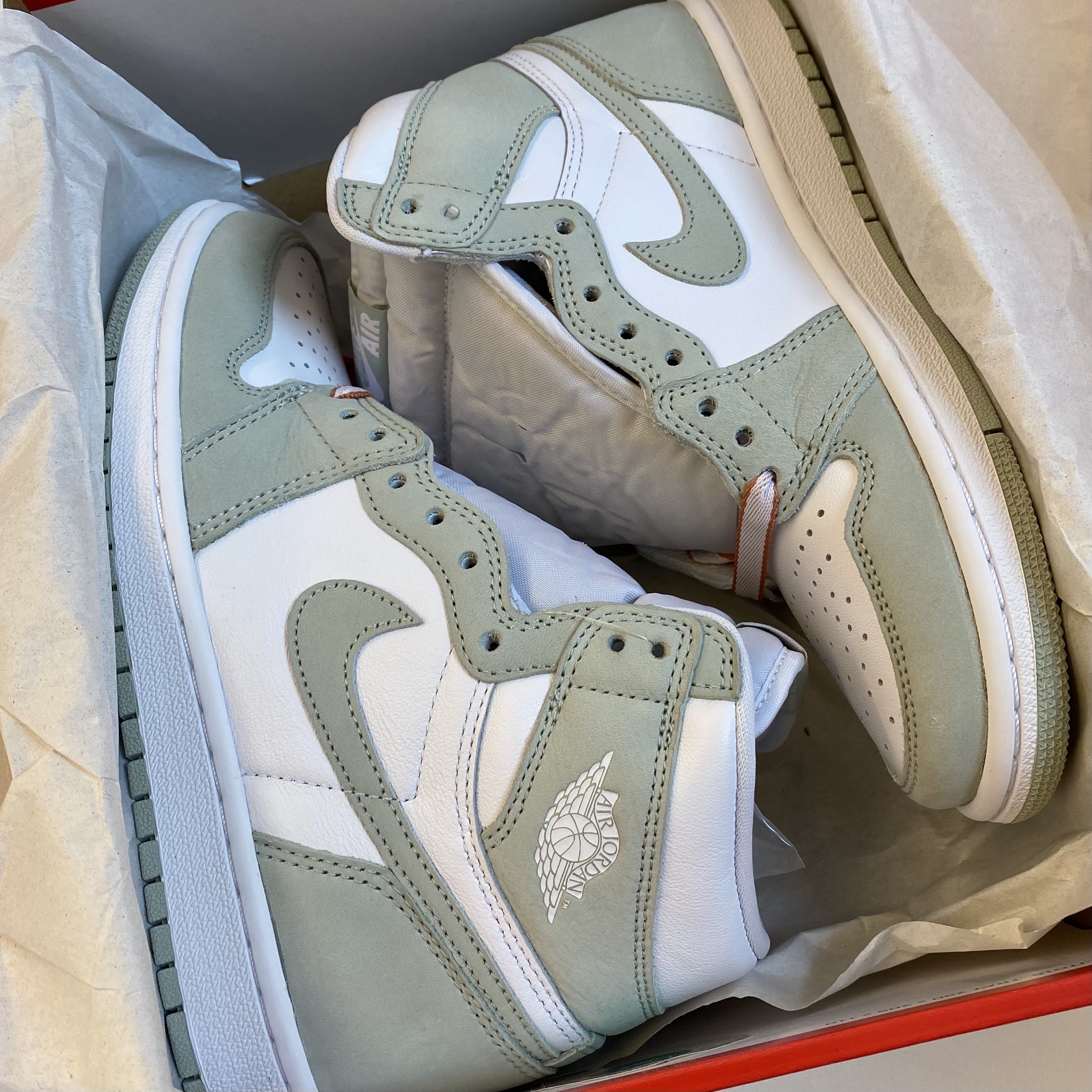 (W) Jordan 1 Retro High OG Seafoam 착용 스타일 - 1