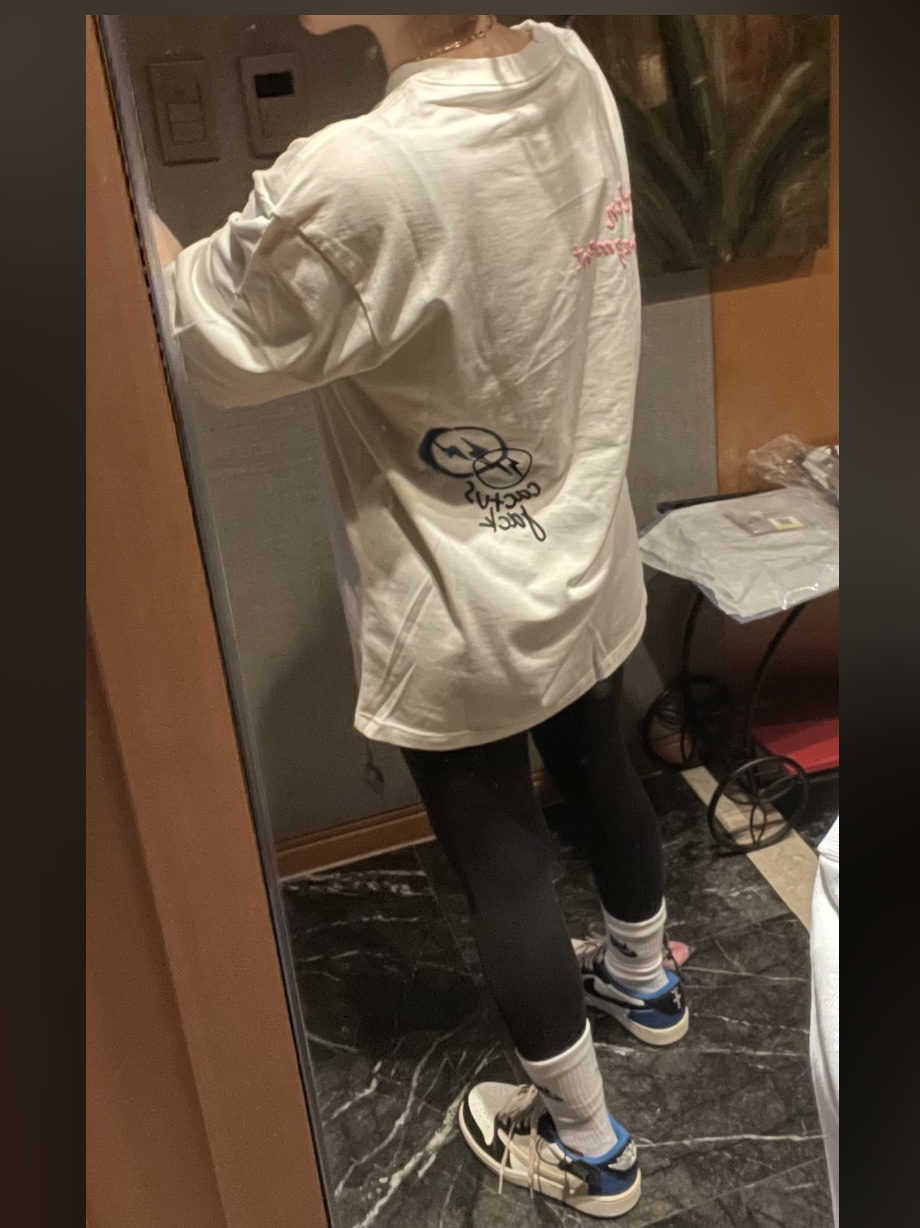 Jordan x Travis Scott x Fragment T-Shirt Sail (DJ0619-133), Jordan 1 x Travis Scott x Fragment Retro Low OG SP Military Blue 착용 스타일 - 3