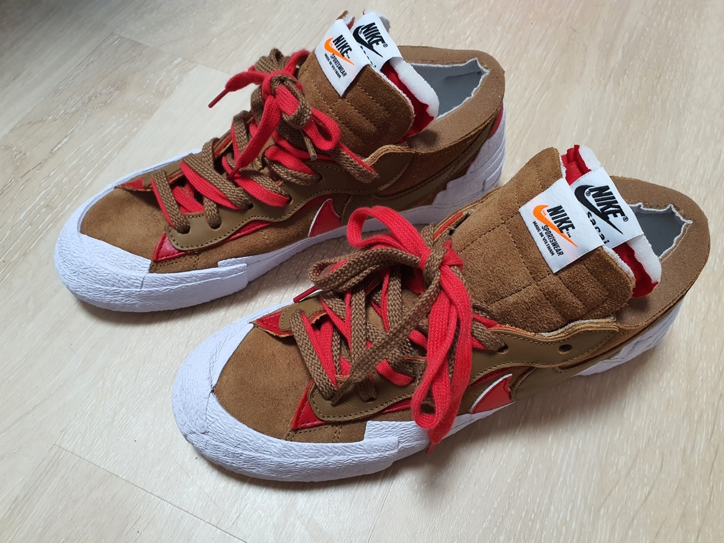 Nike x Sacai Blazer Low British Tan 착용 스타일 - 2