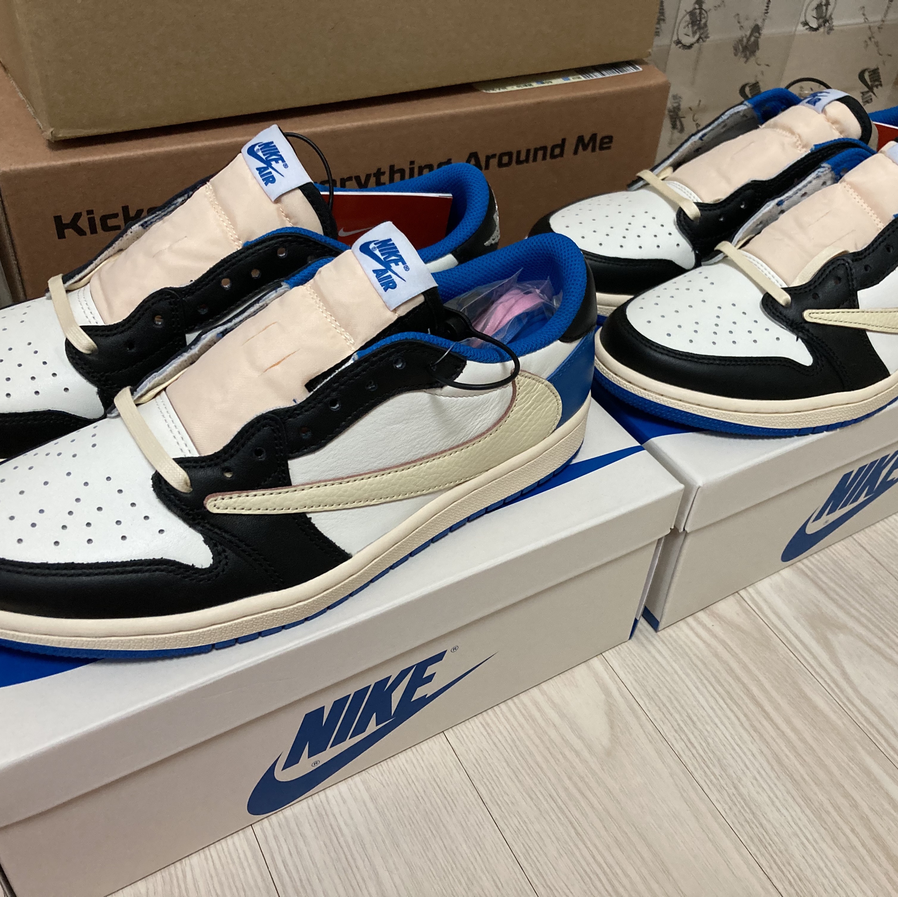 Jordan 1 x Travis Scott x Fragment Retro Low OG SP Military Blue 착용 스타일