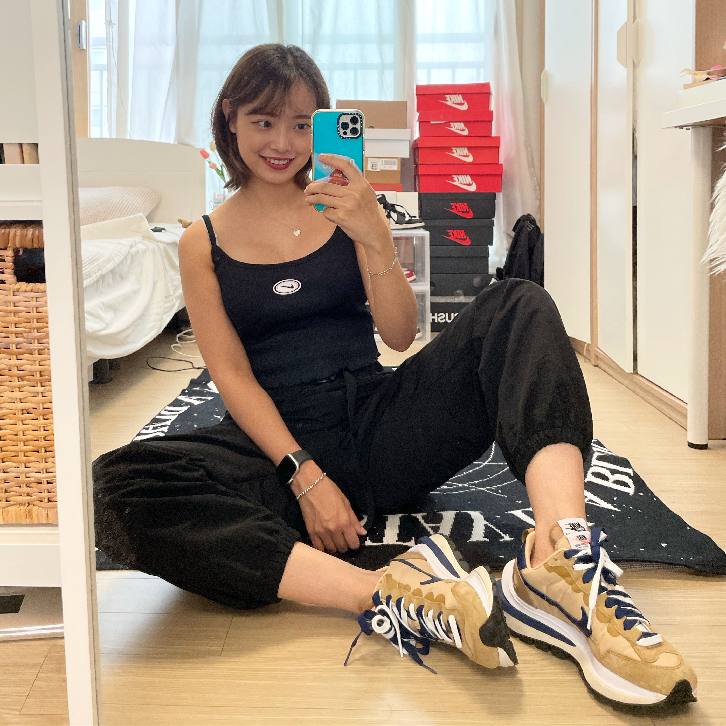 Nike x Sacai VaporWaffle Sesame and Blue Void 착용 스타일