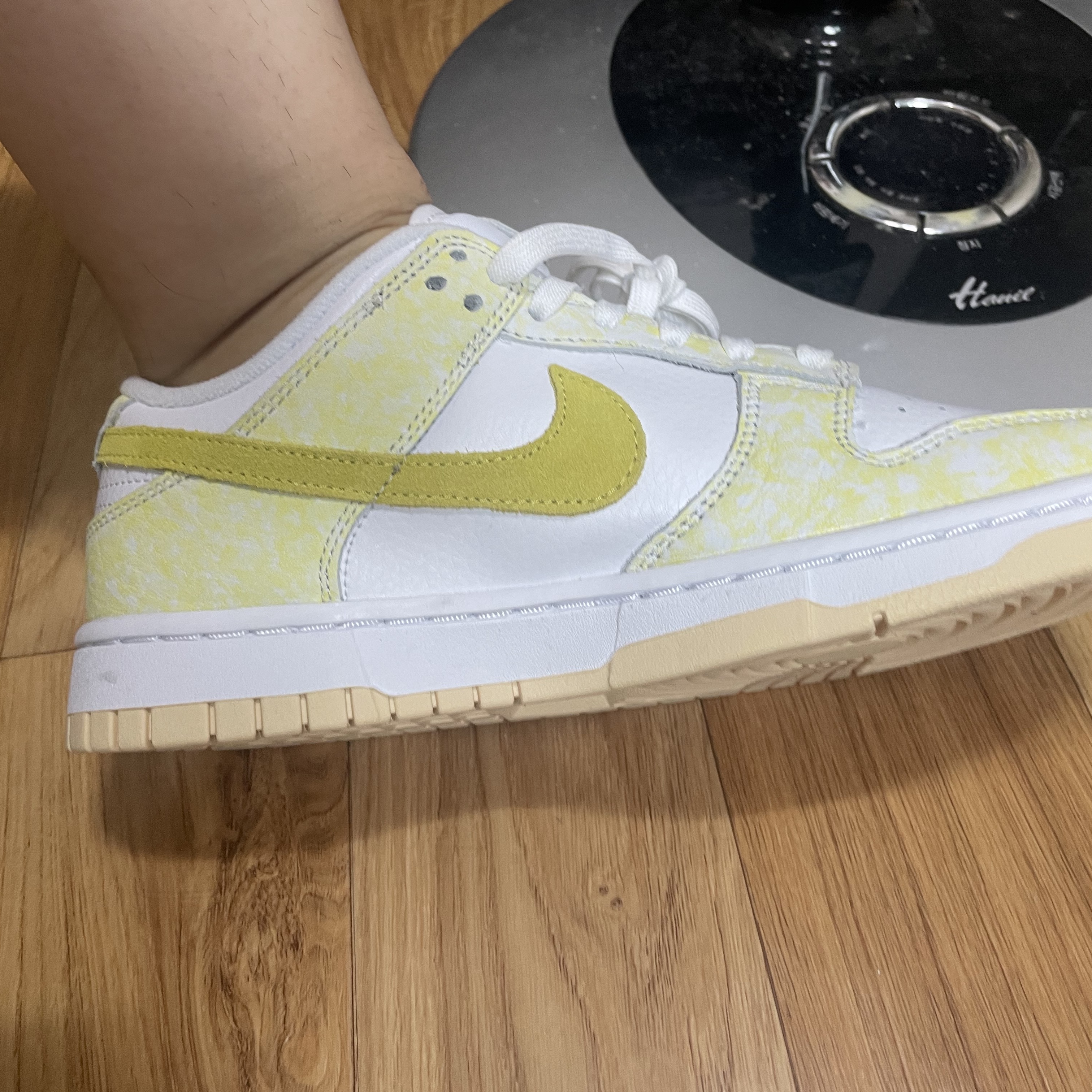 (W) Nike Dunk Low Yellow Strike 착용 스타일 - 3