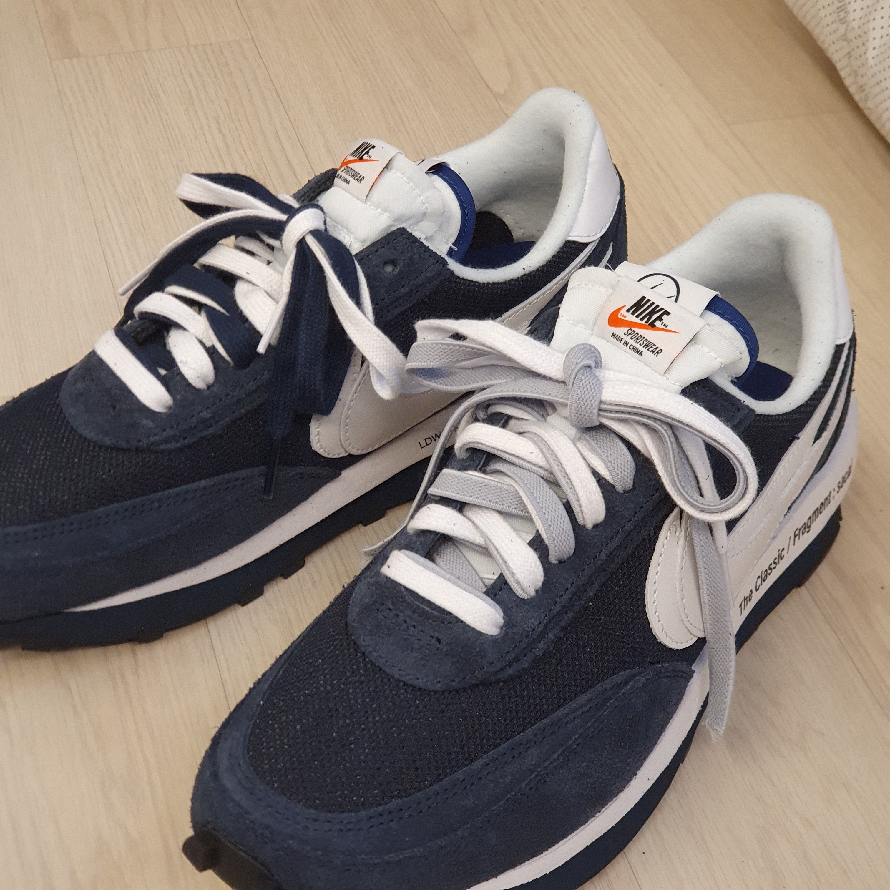 Nike x Sacai x Fragment LDWaffle Blackened Blue, Nike x Sacai x Fragment LDWaffle Light Smoke Grey 착용 스타일 - 1