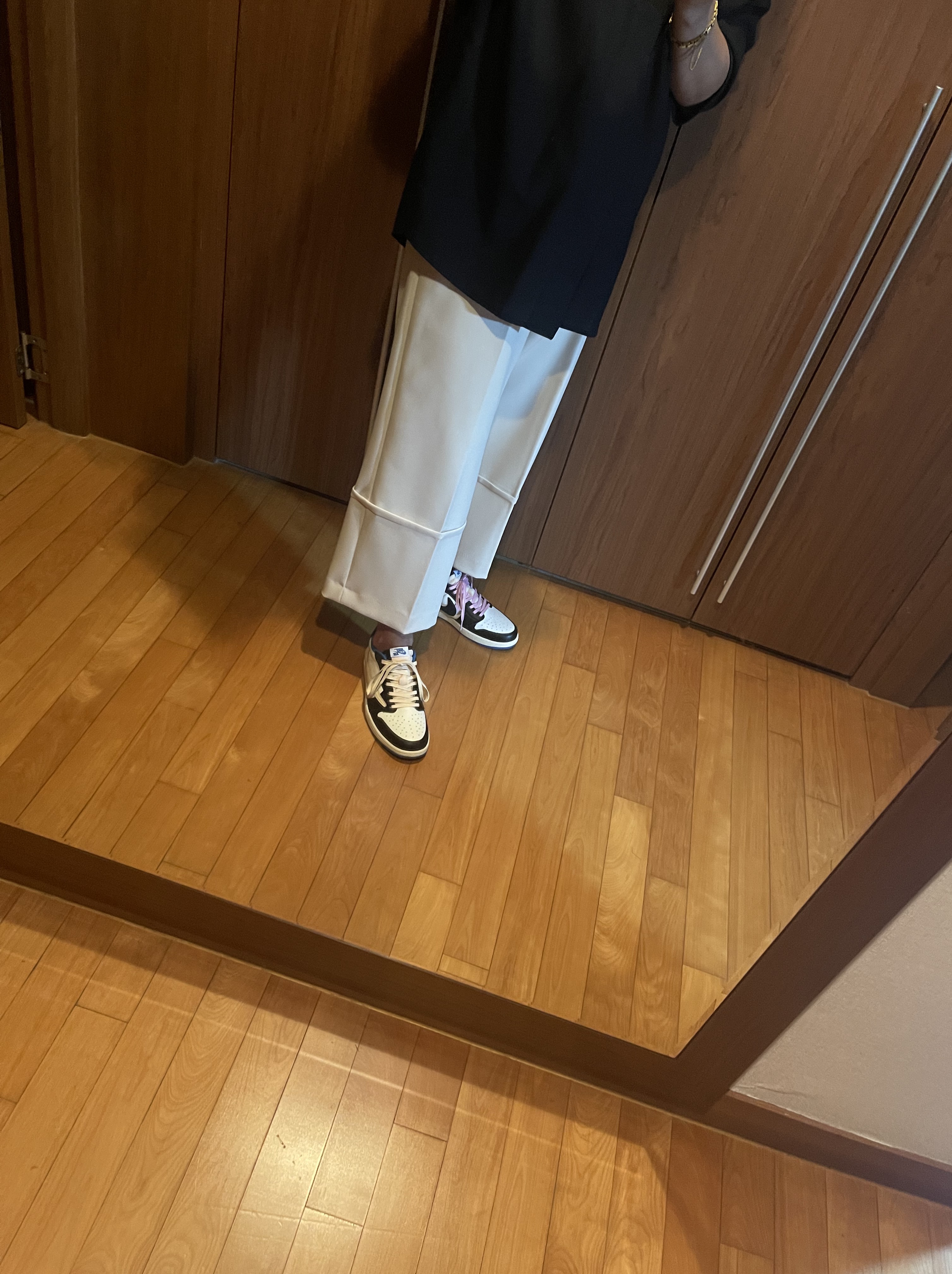 Jordan 1 x Travis Scott x Fragment Retro Low OG SP Military Blue 착용 스타일 - 3