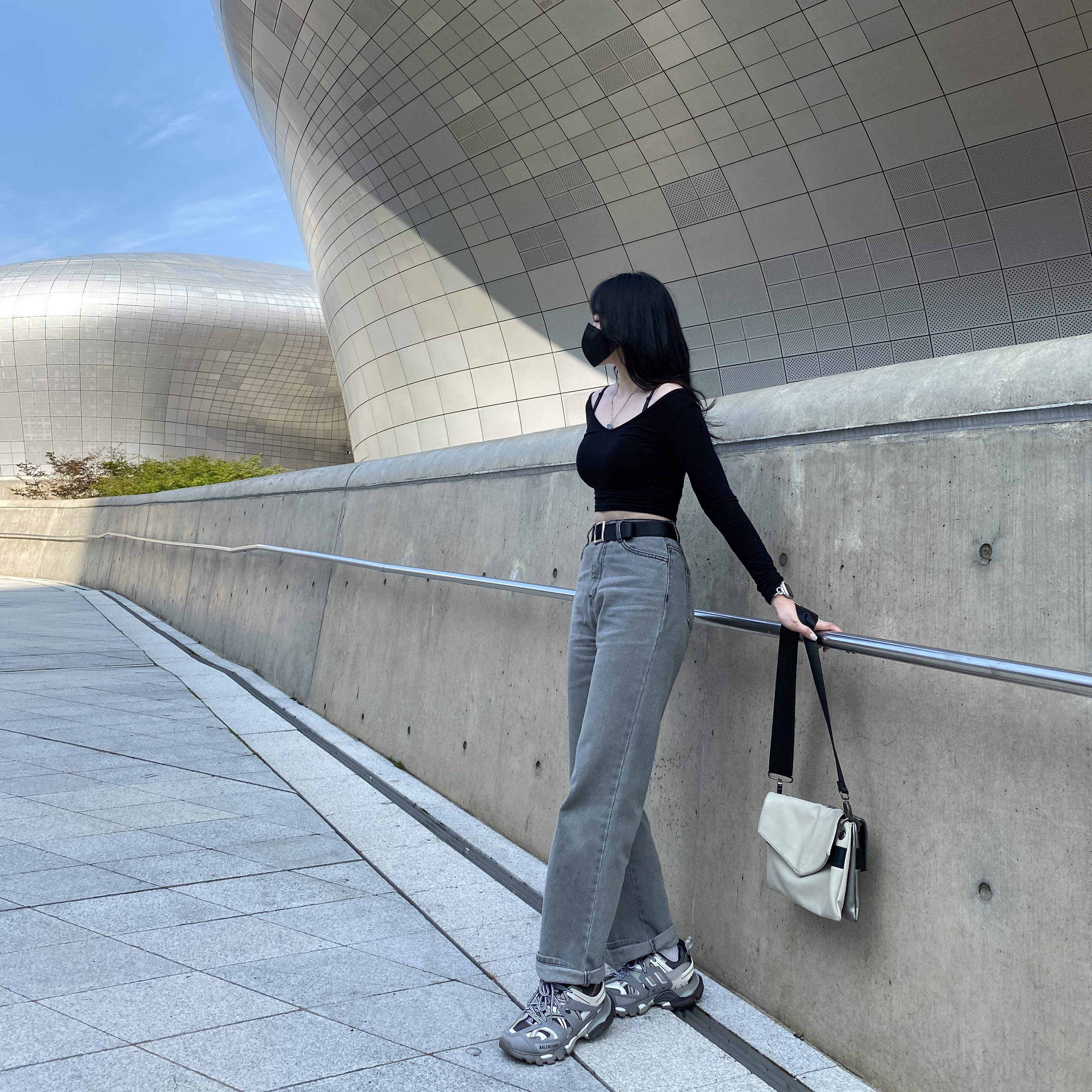 Balenciaga Track Sneakers Grey White 2019 착용 스타일