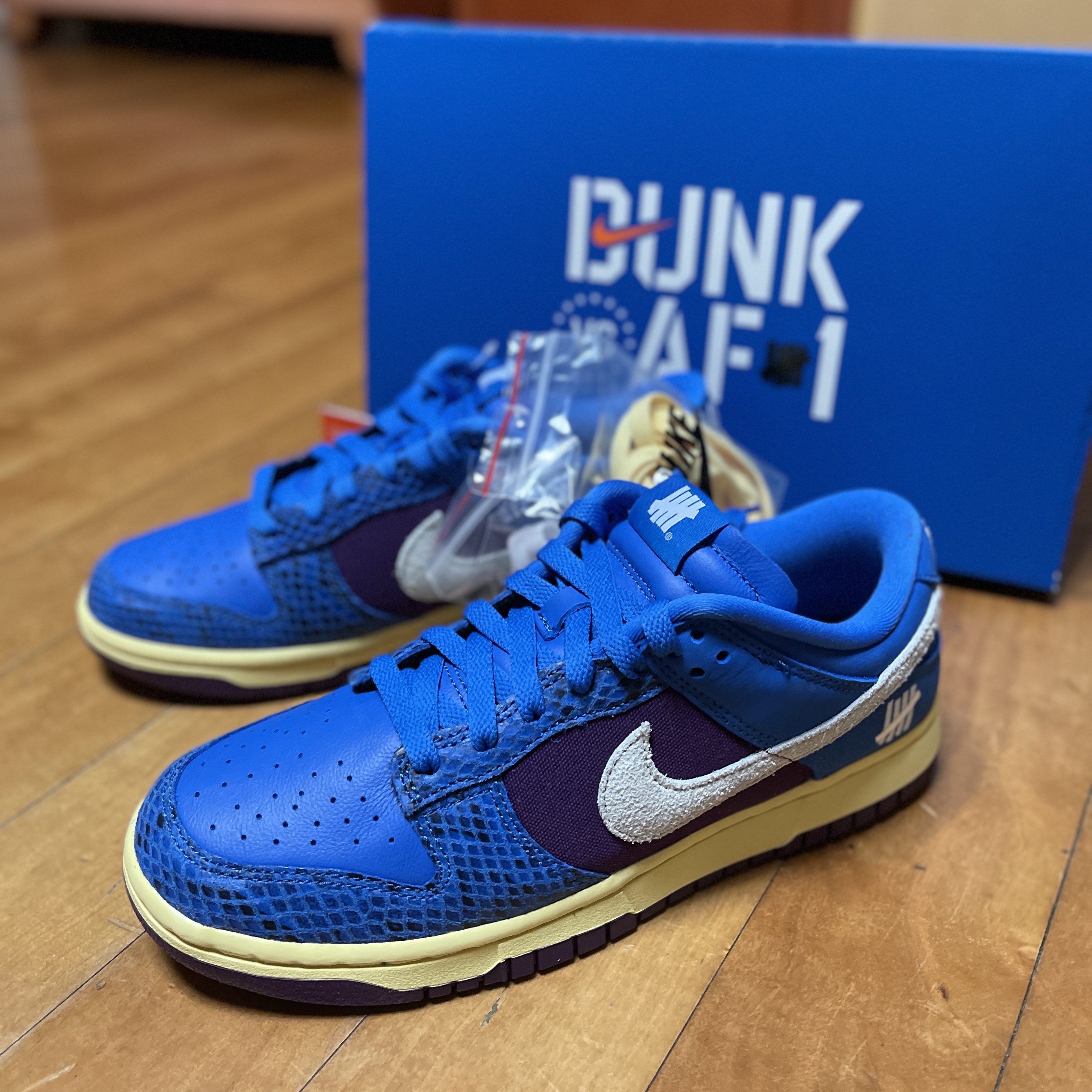 Nike x Undefeated Dunk Low SP 5 On It 착용 스타일