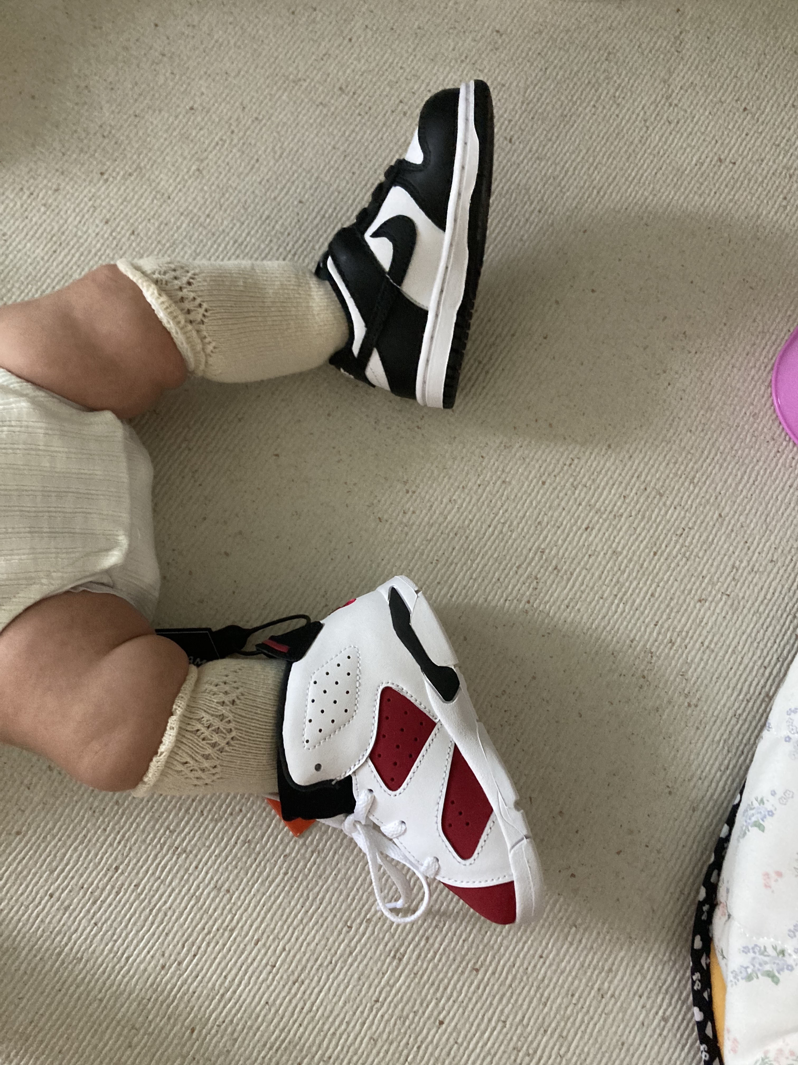 Jordan 6 Retro Carmine 2021, Nike Dunk Low Retro Black 착용 스타일