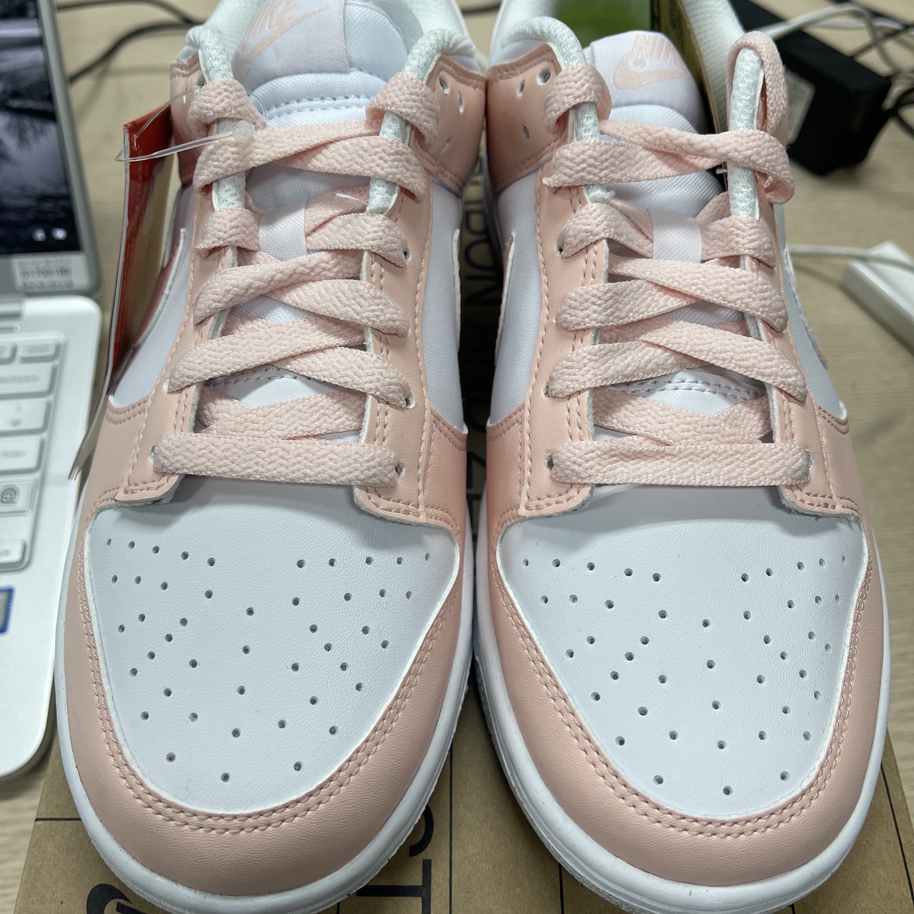 (W) Nike Dunk Low Next Nature Pale Coral 착용 스타일 - 3