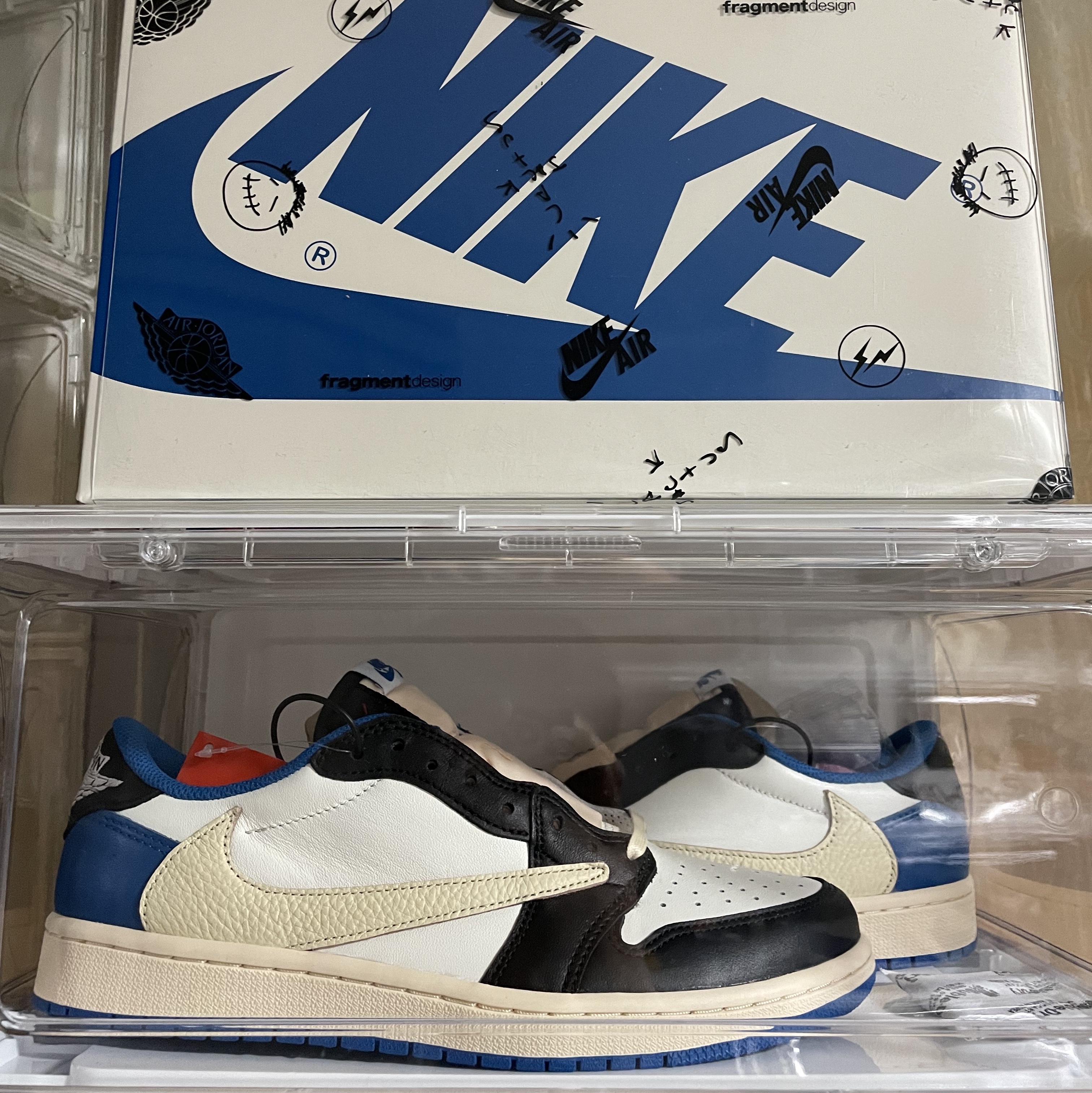 Jordan 1 x Travis Scott x Fragment Retro Low OG SP Military Blue 착용 스타일 - 3