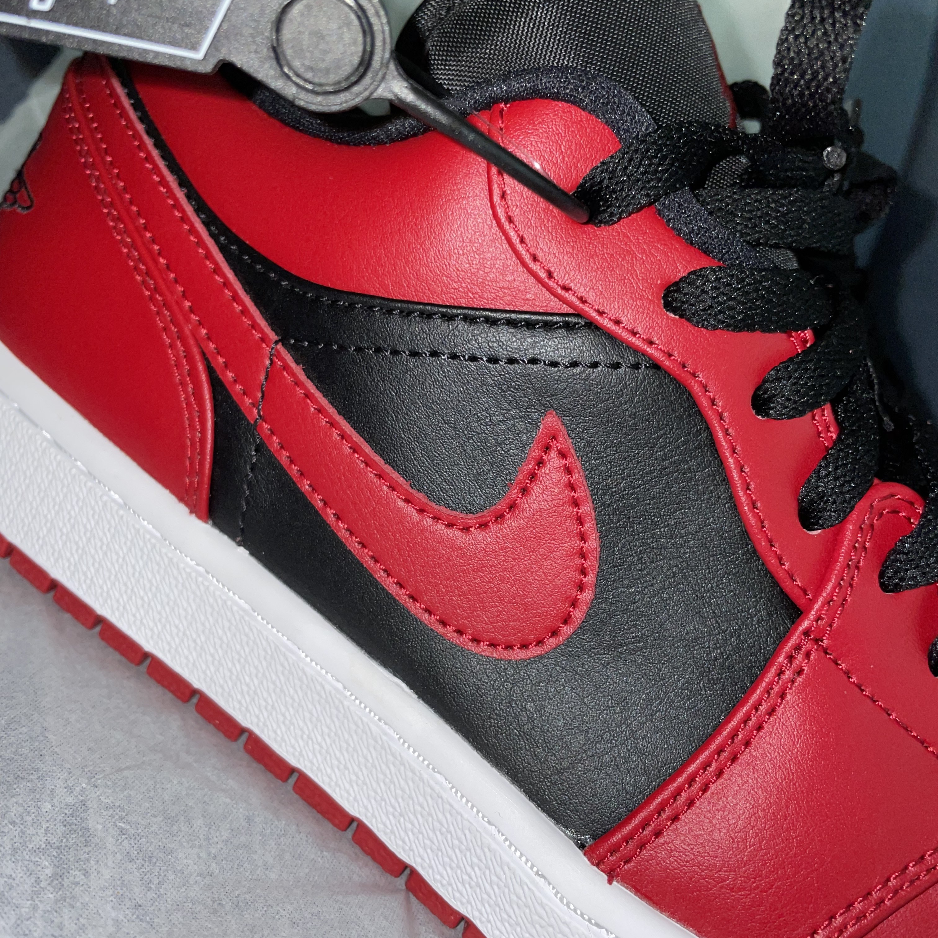 Jordan 1 Low Varsity Red 착용 스타일 - 2
