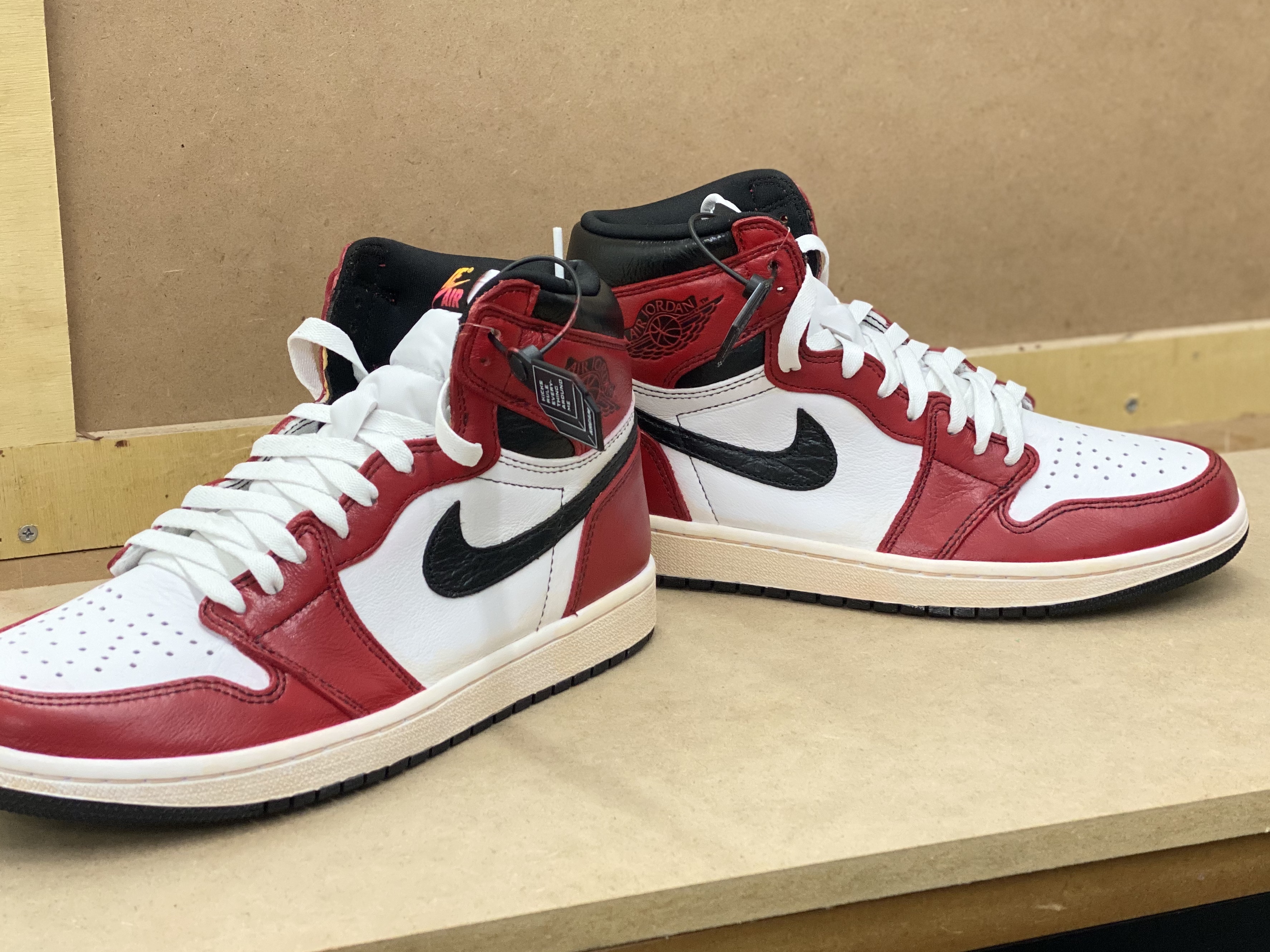 Jordan 1 Retro High OG Light Fusion Red, Jordan 1 Retro High OG Chicago 2015 착용 스타일 - 5