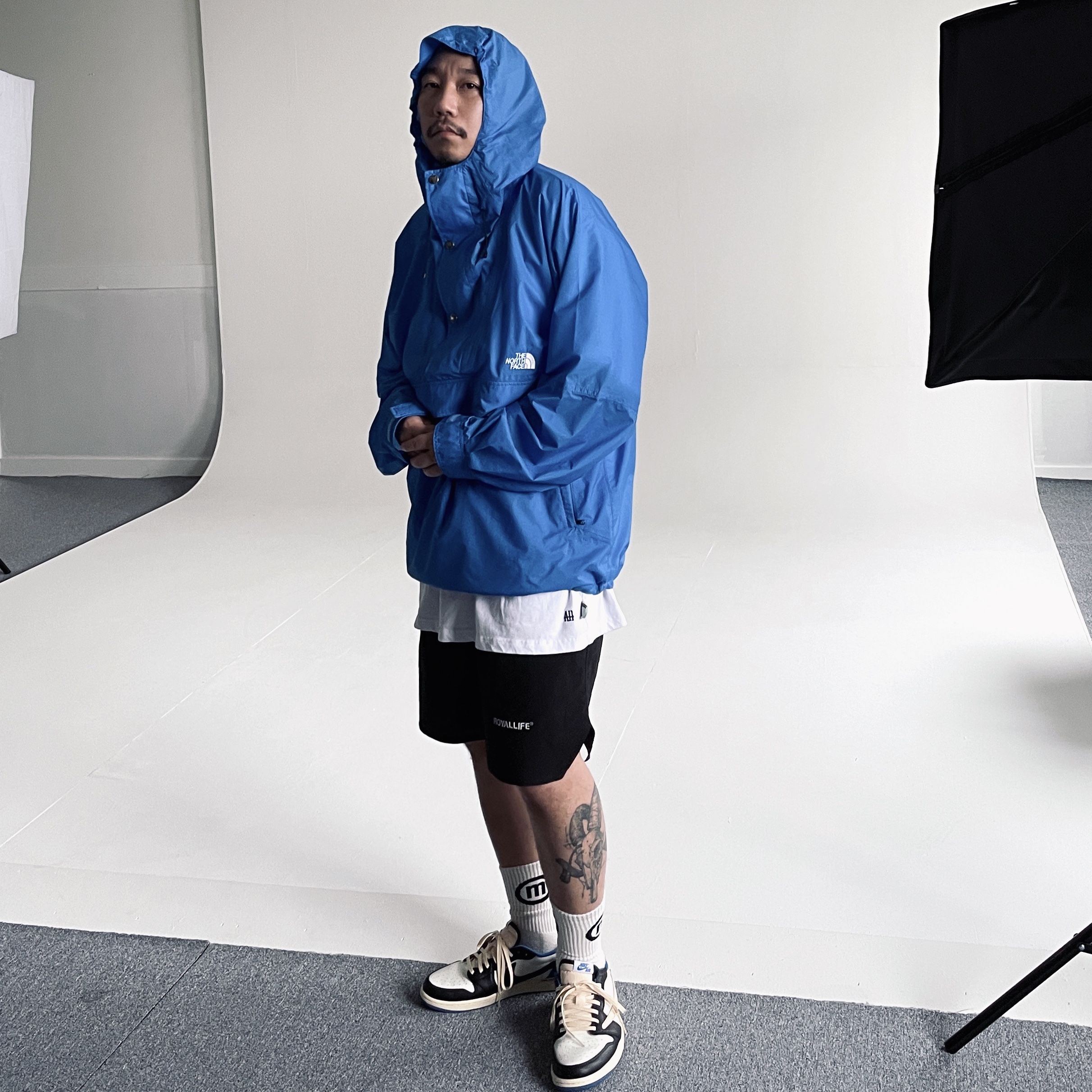 Jordan 1 x Travis Scott x Fragment Retro Low OG SP Military Blue 착용 스타일 - 1
