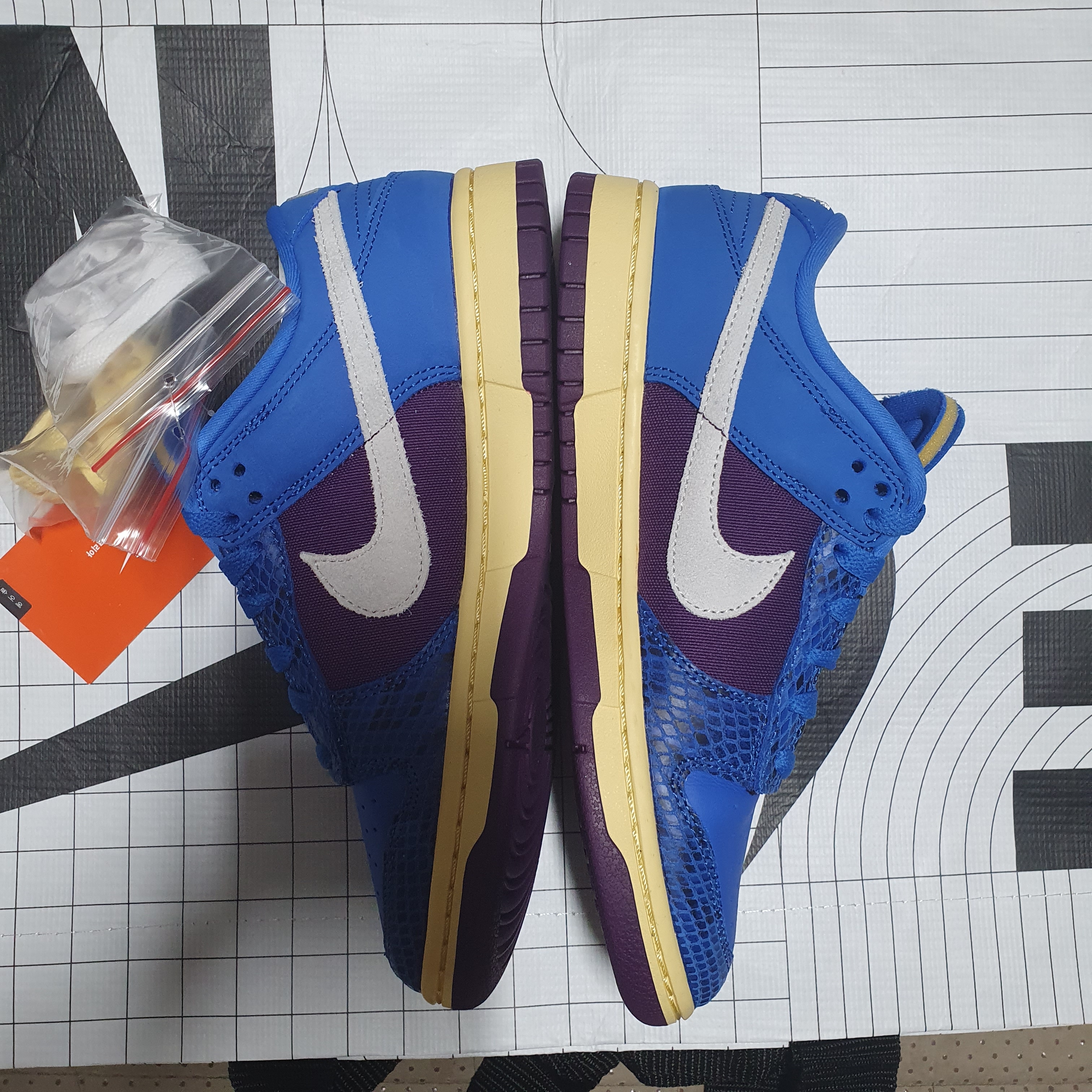 Nike x Undefeated Dunk Low SP 5 On It 착용 스타일 - 3