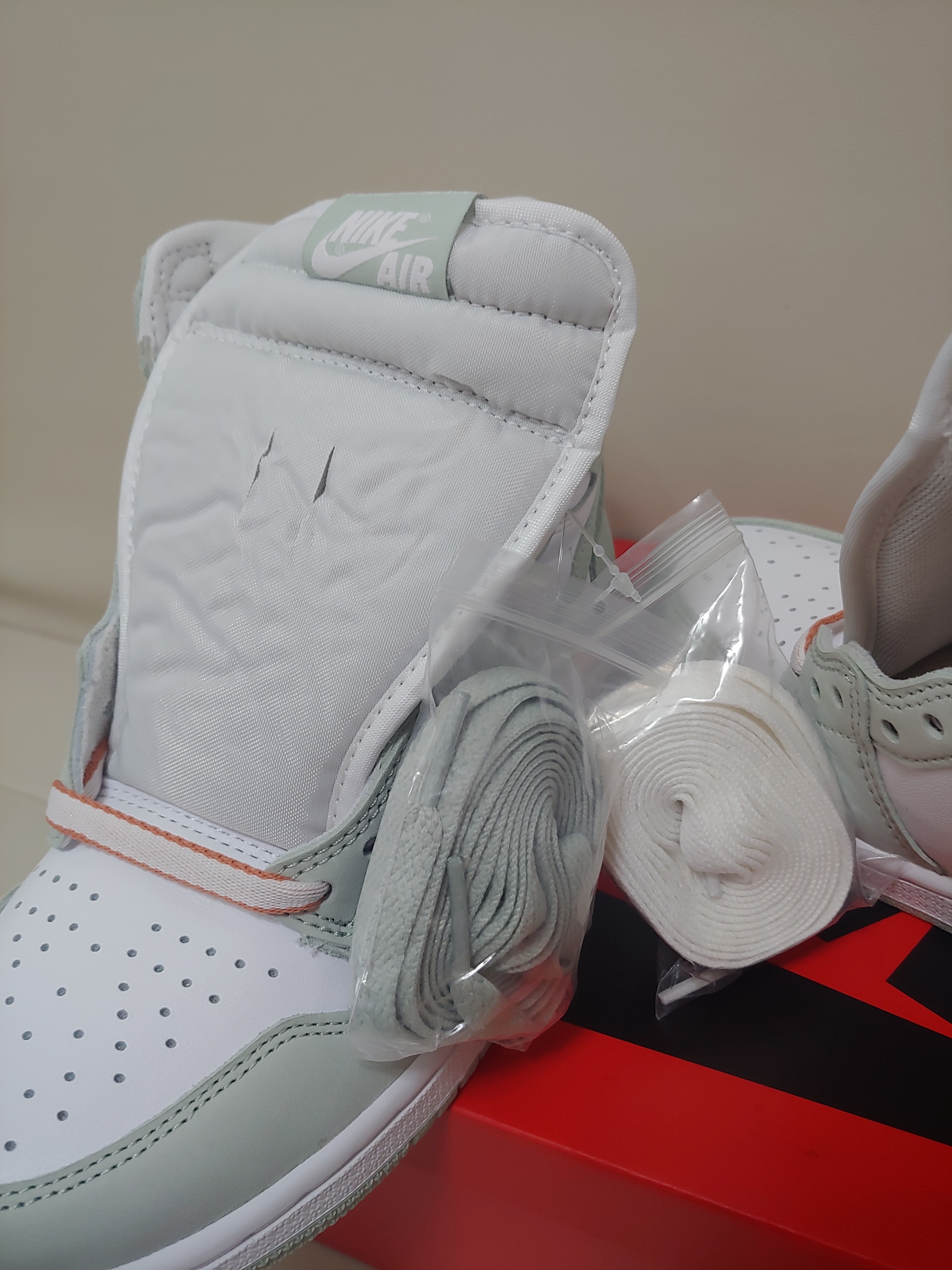 (W) Jordan 1 Retro High OG Seafoam 착용 스타일 - 4
