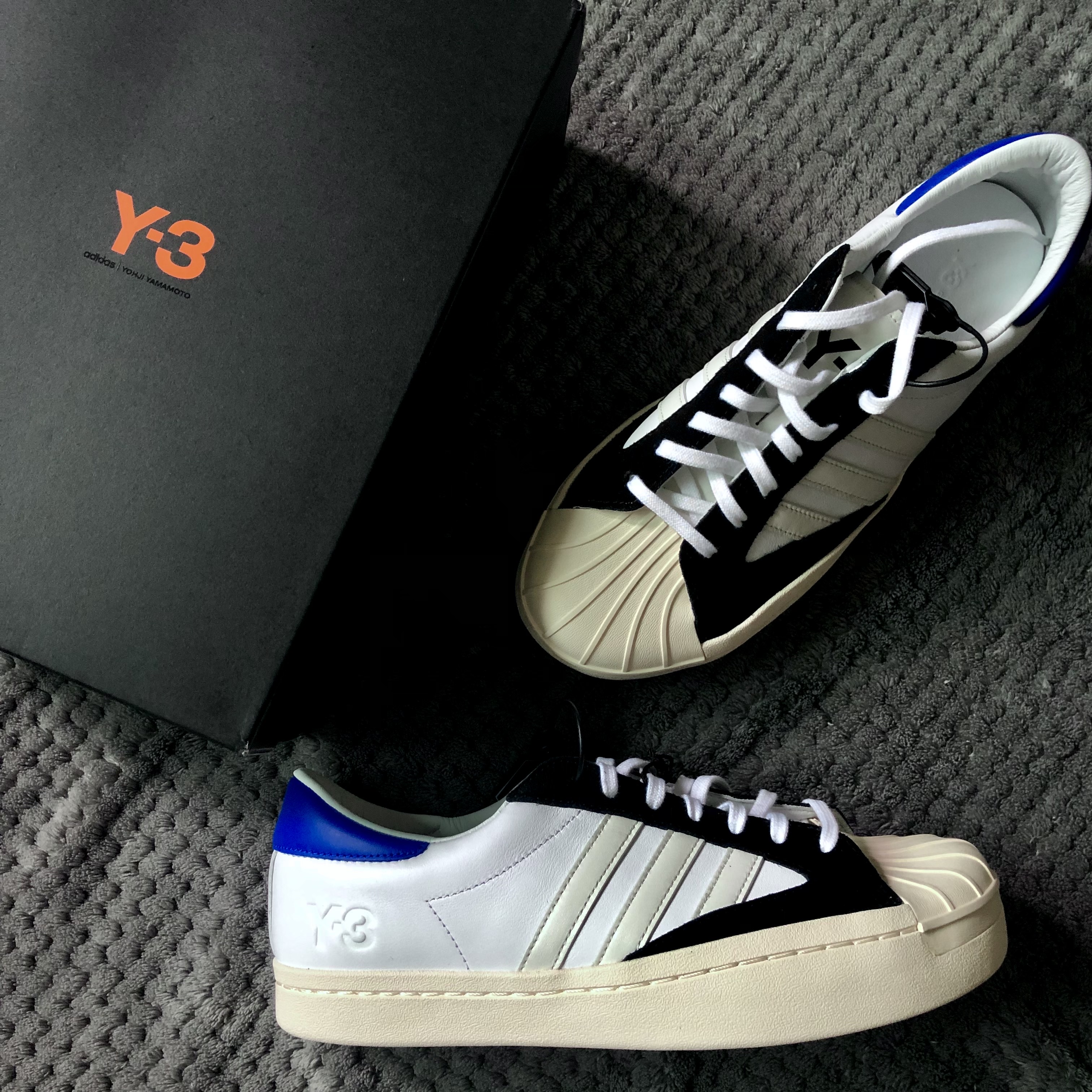 Y-3 Yohji Star Cloud White Bold Blue 착용 스타일