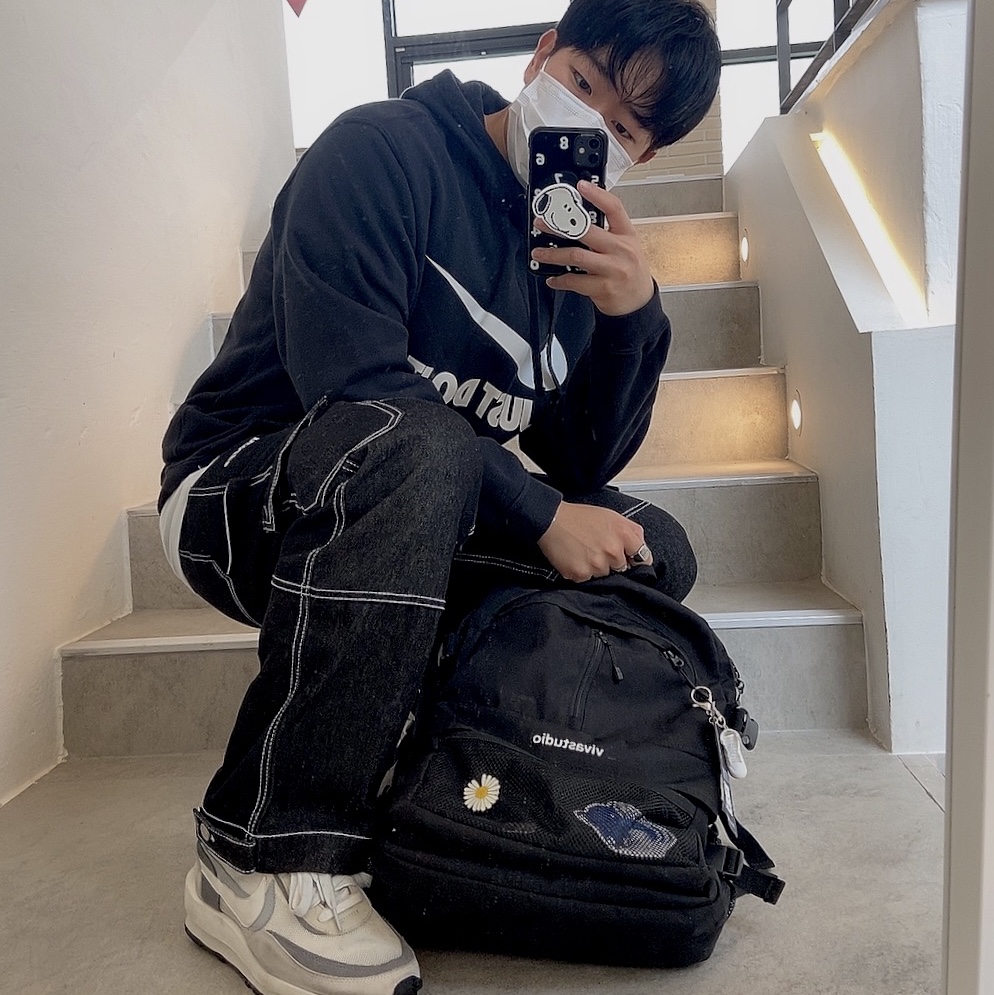 Nike x Sacai LDWaffle Summit White 착용 스타일