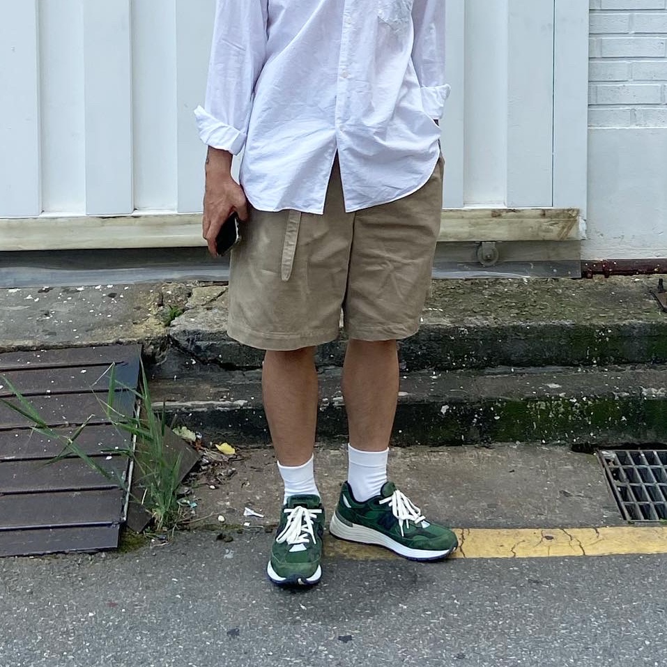 New Balance x JJJJound 992 Made in USA Mossy Green 착용 스타일