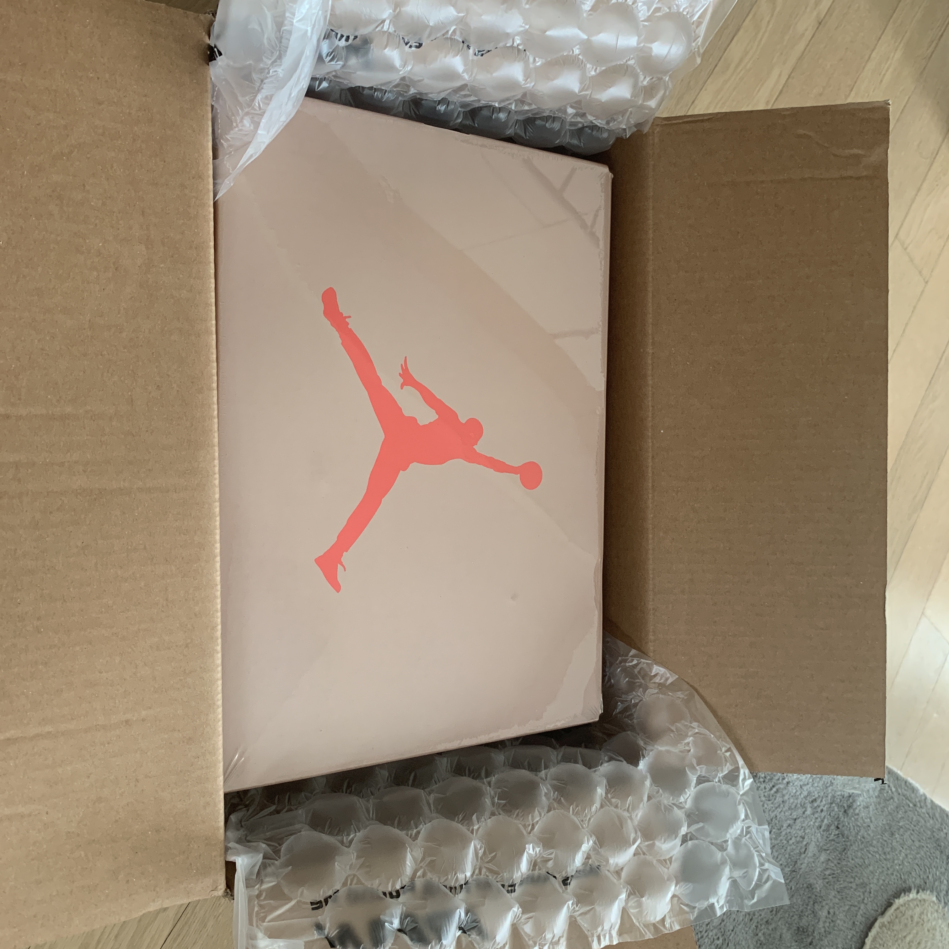Jordan 6 x Travis Scott Retro SP British Khaki 착용 스타일 - 2