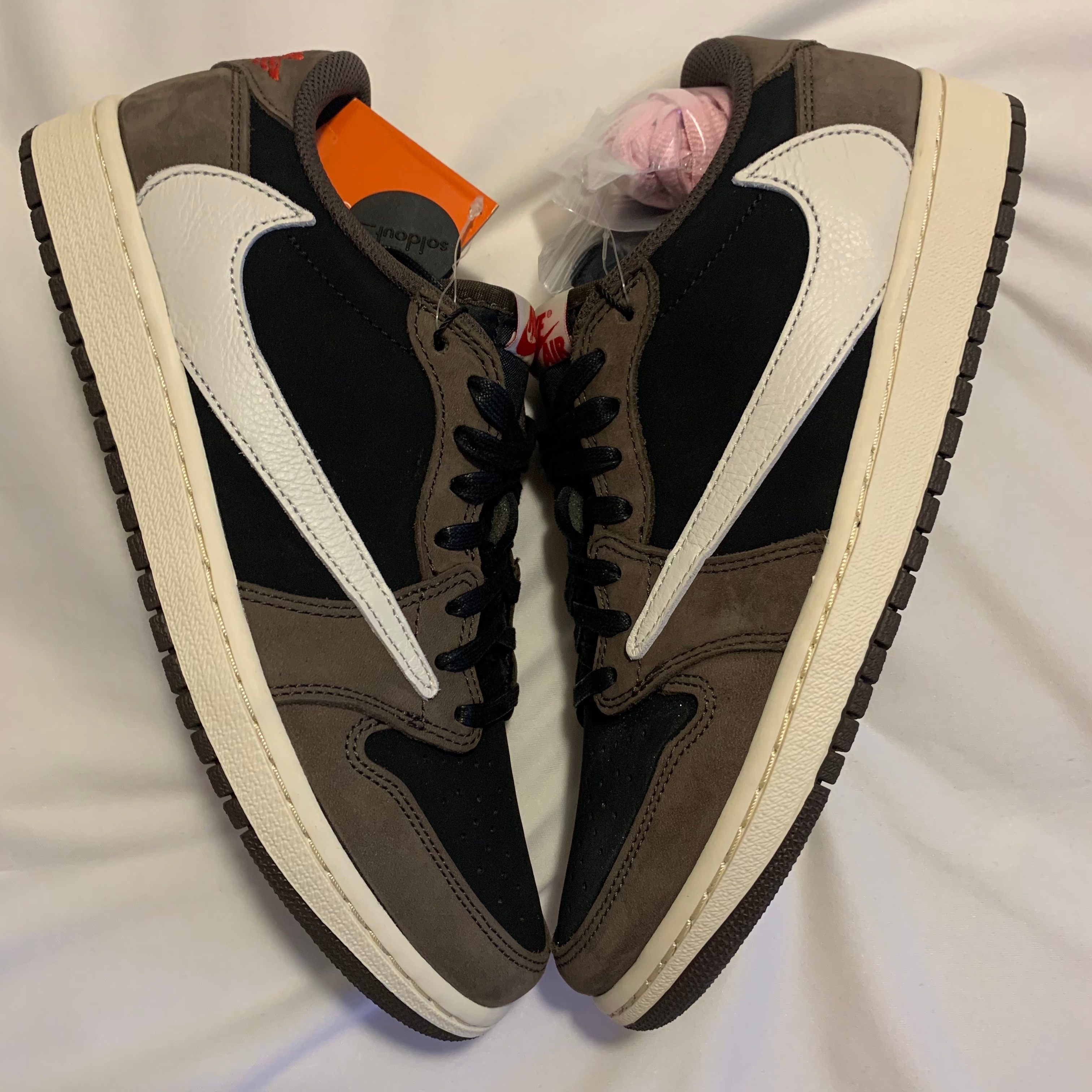 Jordan 1 x Travis Scott Retro Low OG SP Mocha 착용 스타일