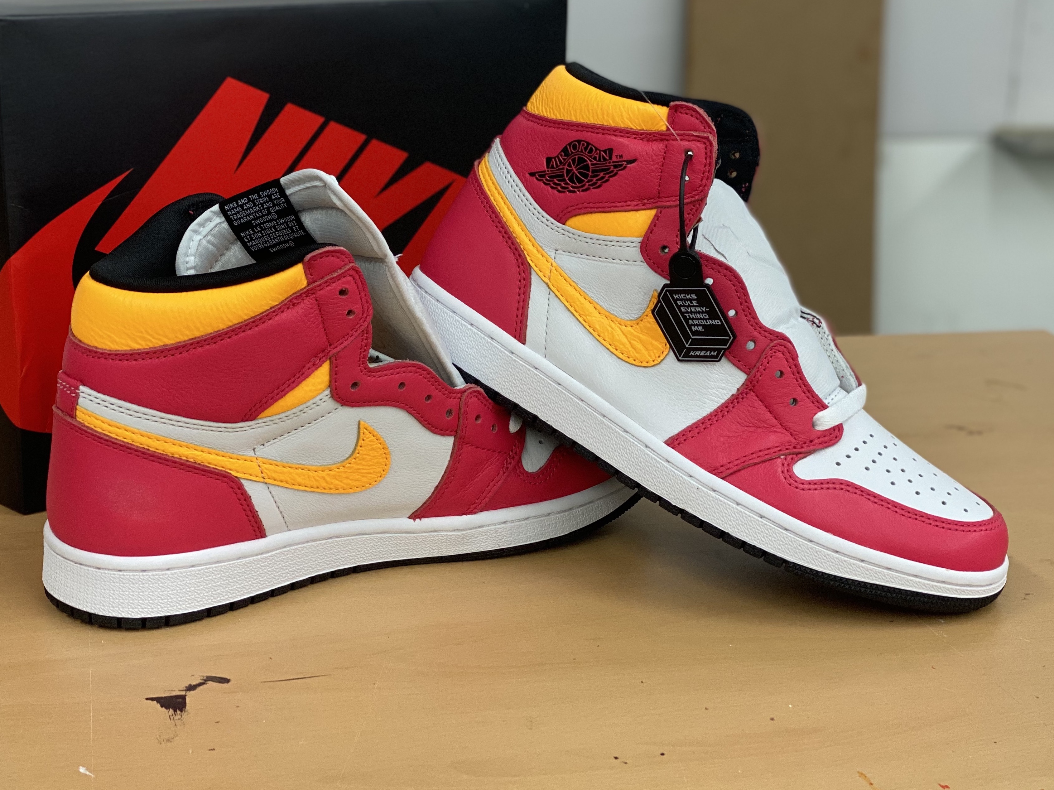 Jordan 1 Retro High OG Light Fusion Red, Jordan 1 Retro High OG Chicago 2015 착용 스타일 - 2