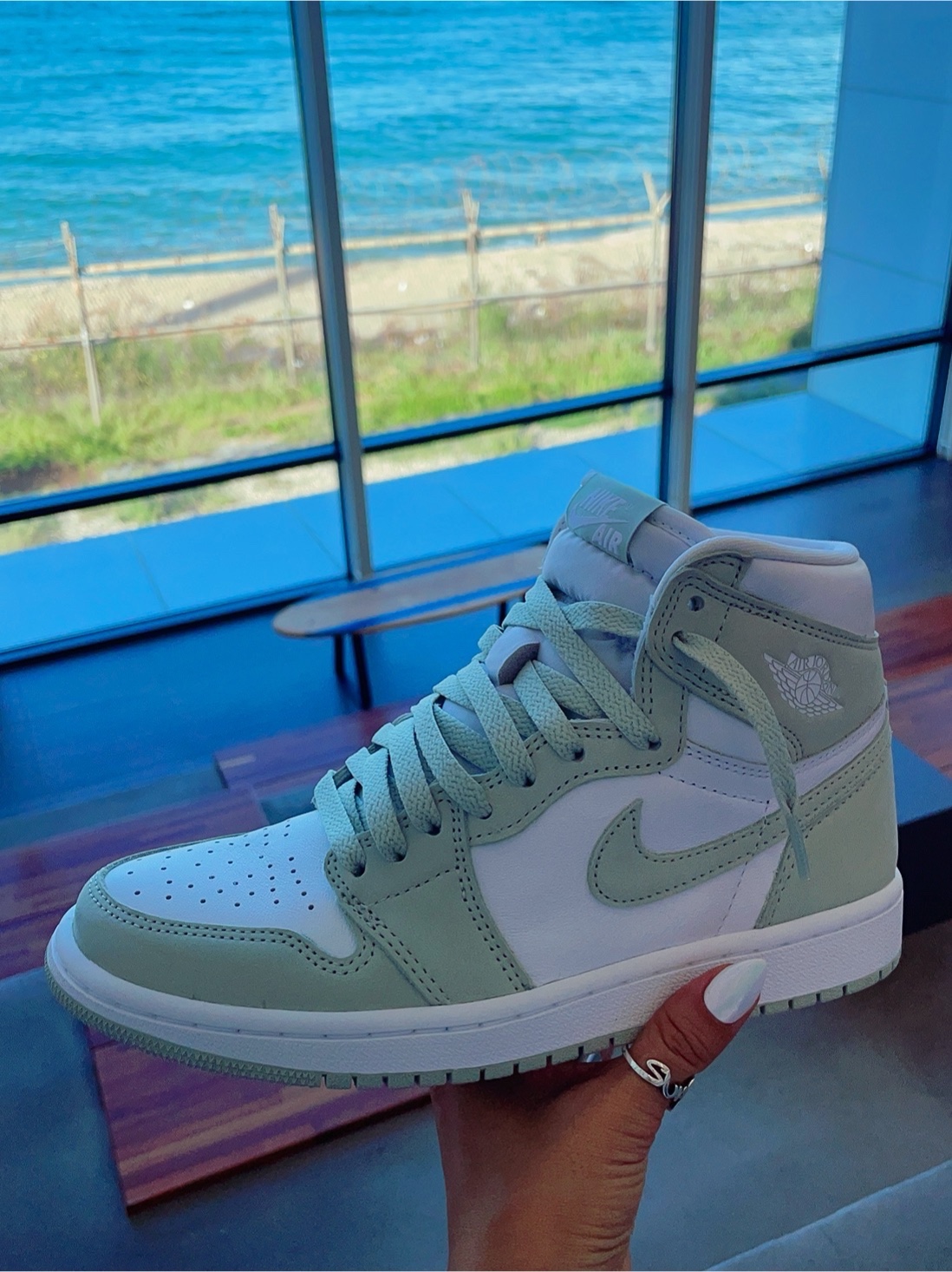 (W) Jordan 1 Retro High OG Seafoam 착용 스타일 - 2