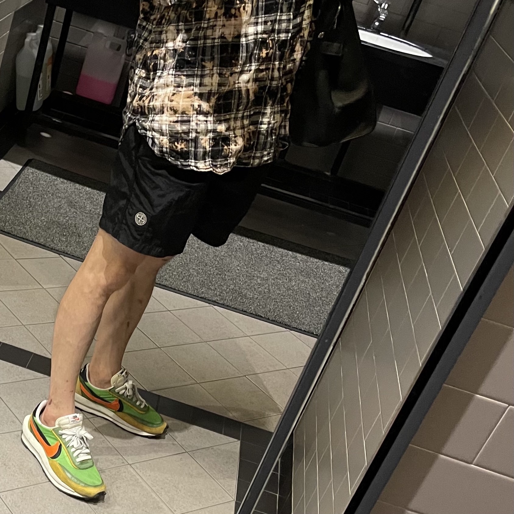 Nike x Sacai LDWaffle Green Multi 착용 스타일