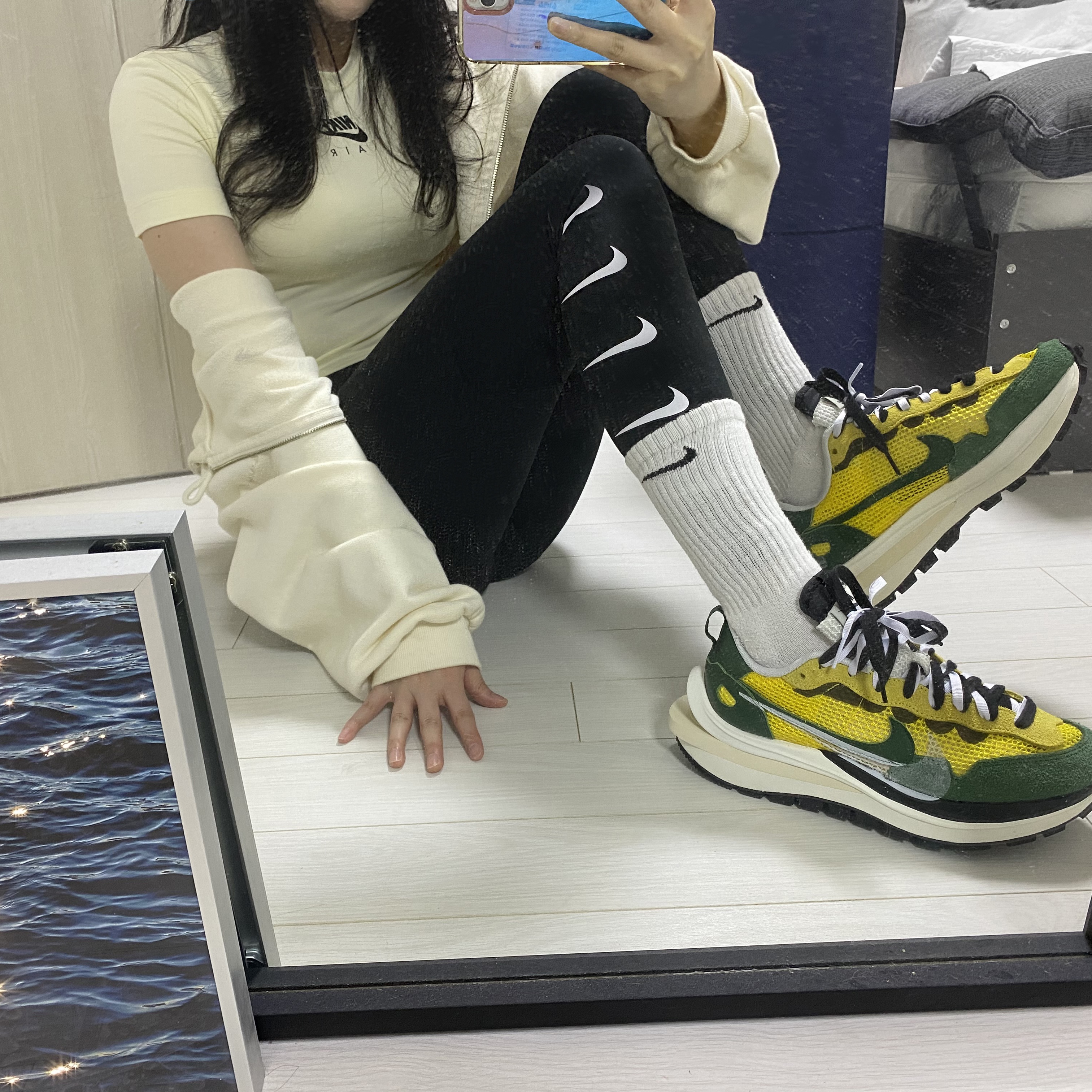 Nike x Sacai VaporWaffle Tour Yellow & Gorge Green Sail 착용 스타일