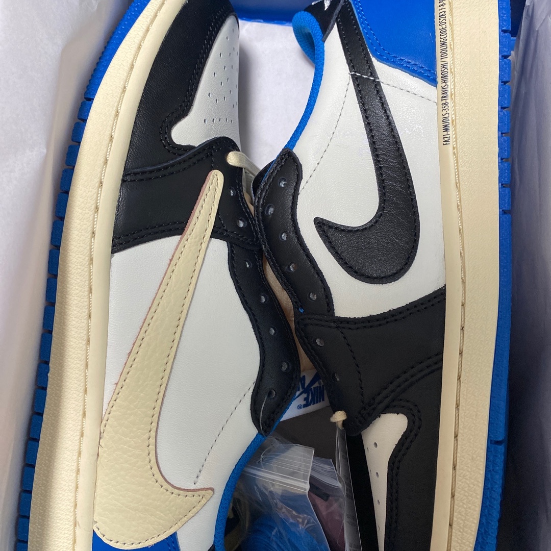 Jordan 1 x Travis Scott x Fragment Retro Low OG SP Military Blue 착용 스타일