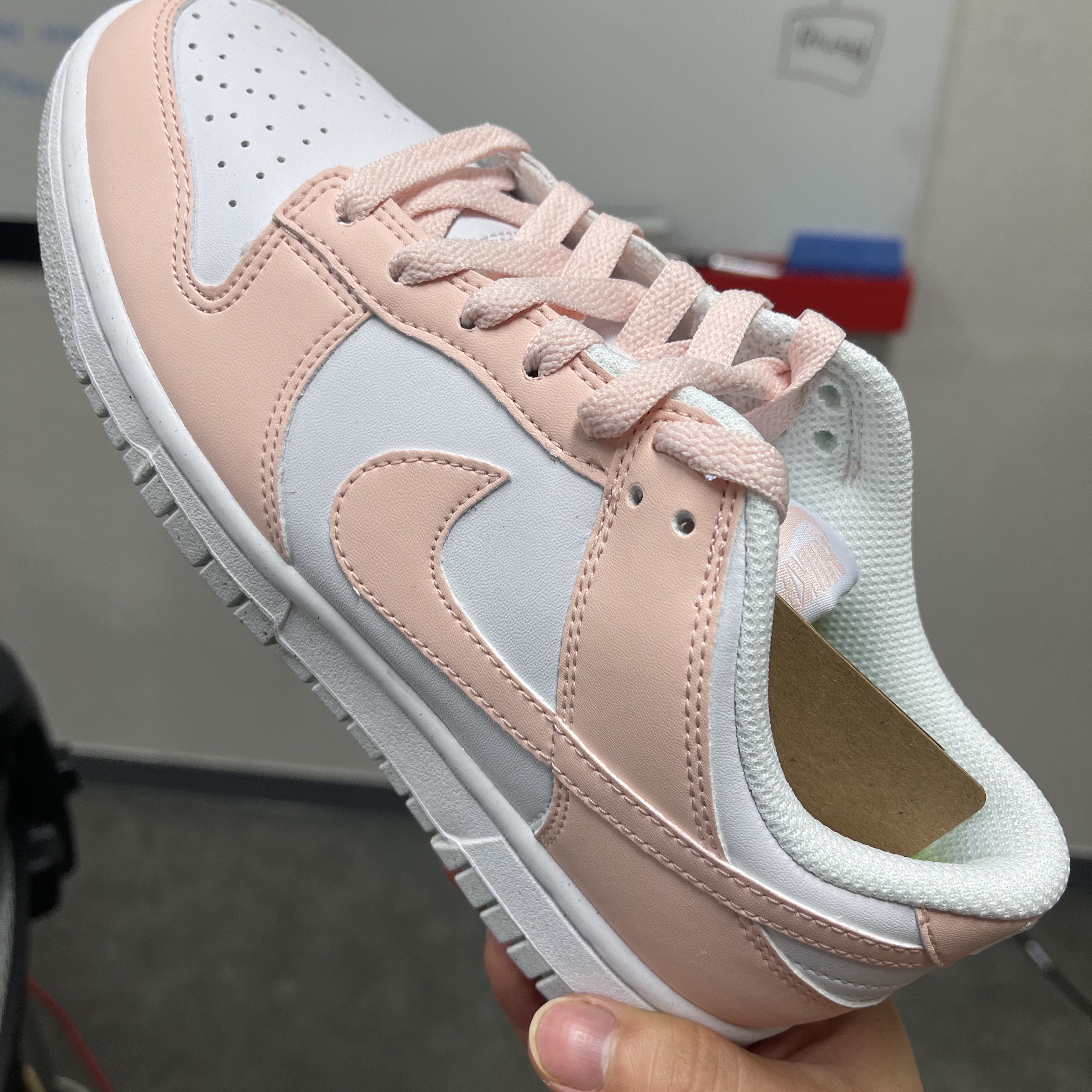 (W) Nike Dunk Low Next Nature Pale Coral 착용 스타일 - 2