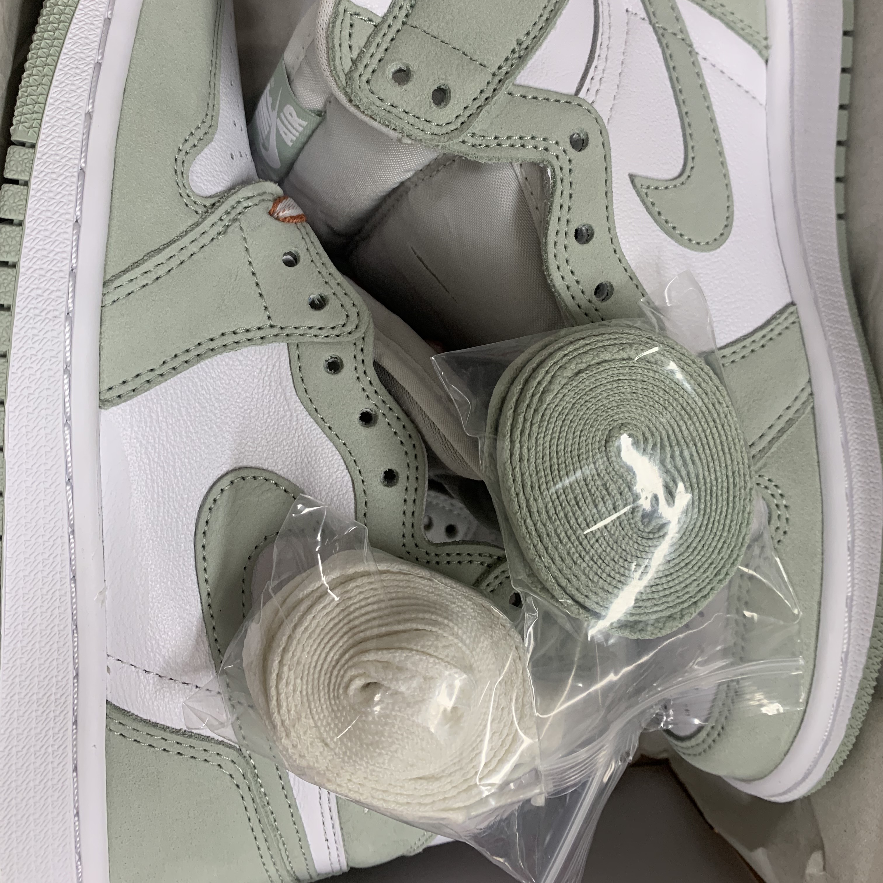 (W) Jordan 1 Retro High OG Seafoam 착용 스타일