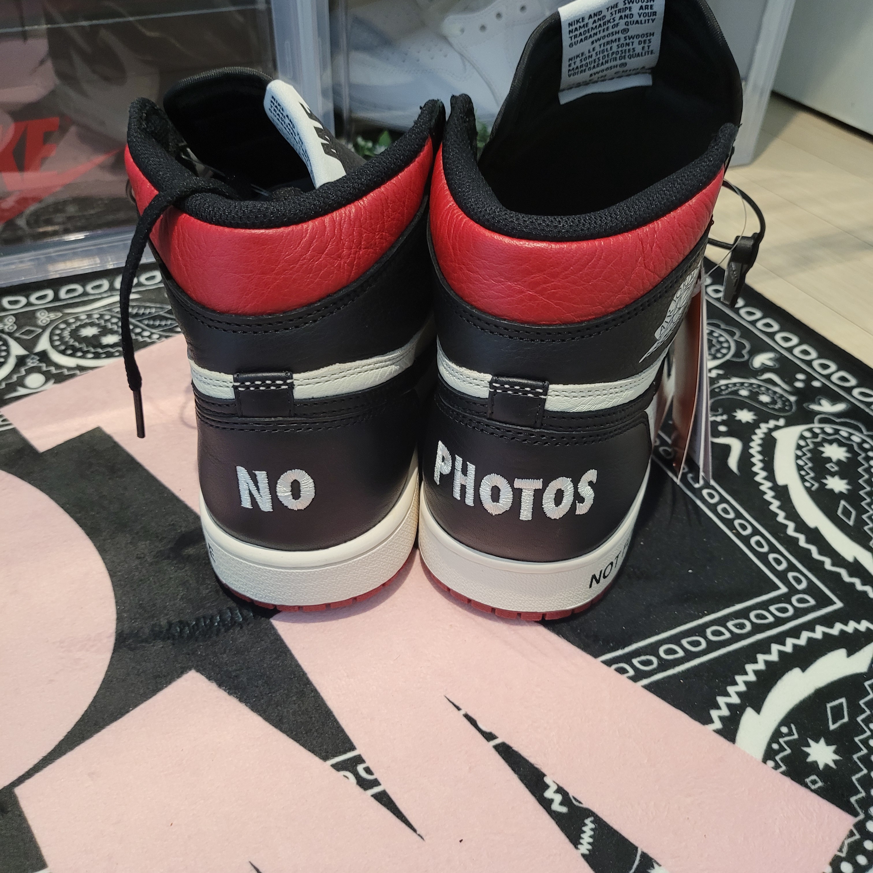 Jordan 1 Retro High Not for Resale Varsity Red 착용 스타일 - 2