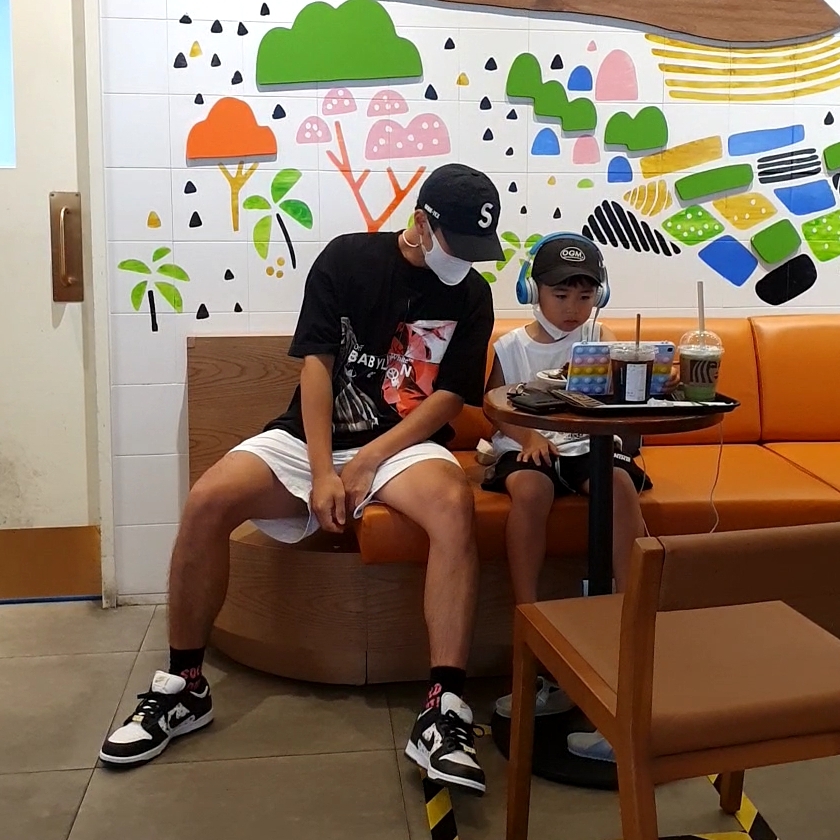 Nike x Supreme SB Dunk Low Black, Supreme Gore-Tex S Logo 6-Panel Black - 20FW 착용 스타일