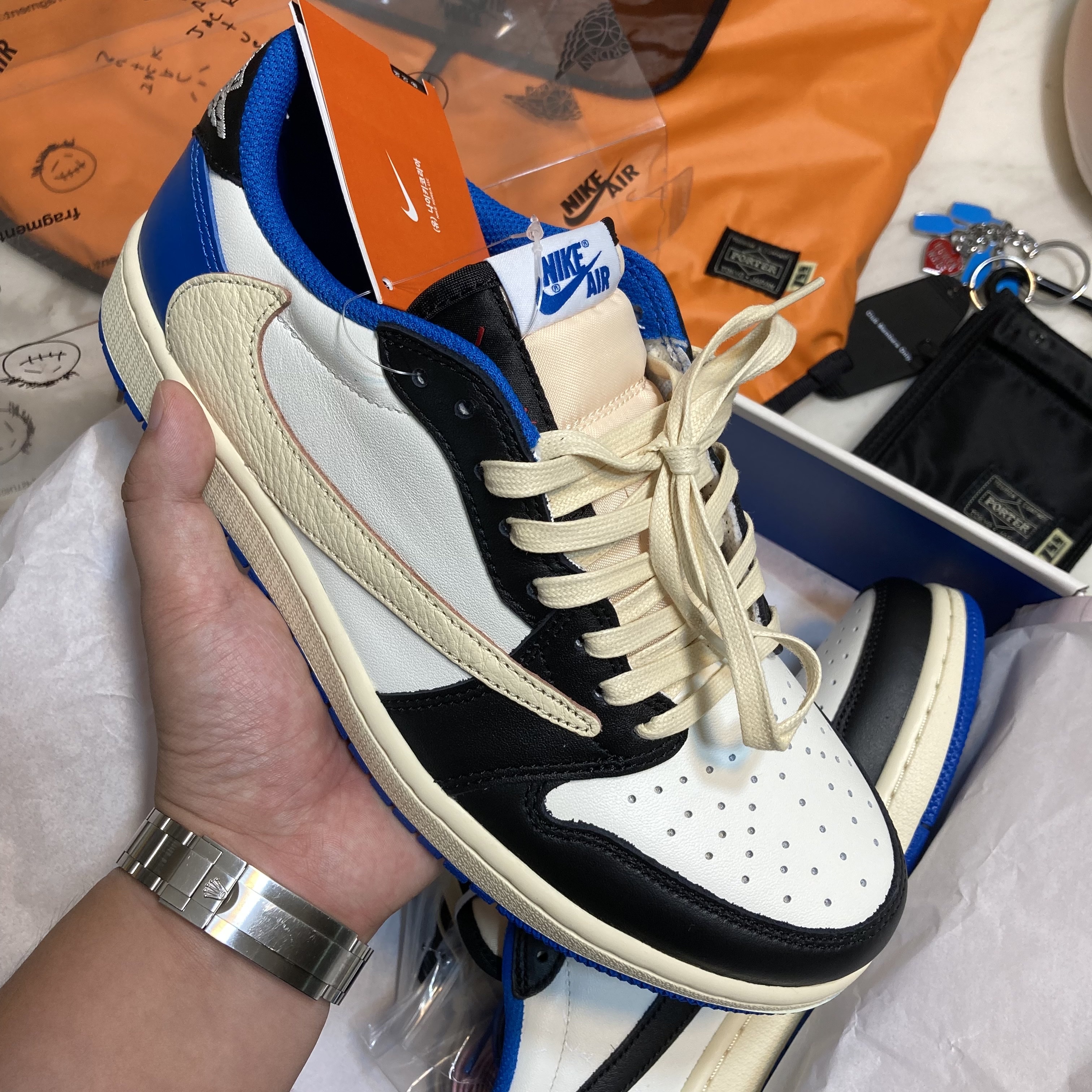 Jordan 1 x Travis Scott x Fragment Retro Low OG SP Military Blue 착용 스타일
