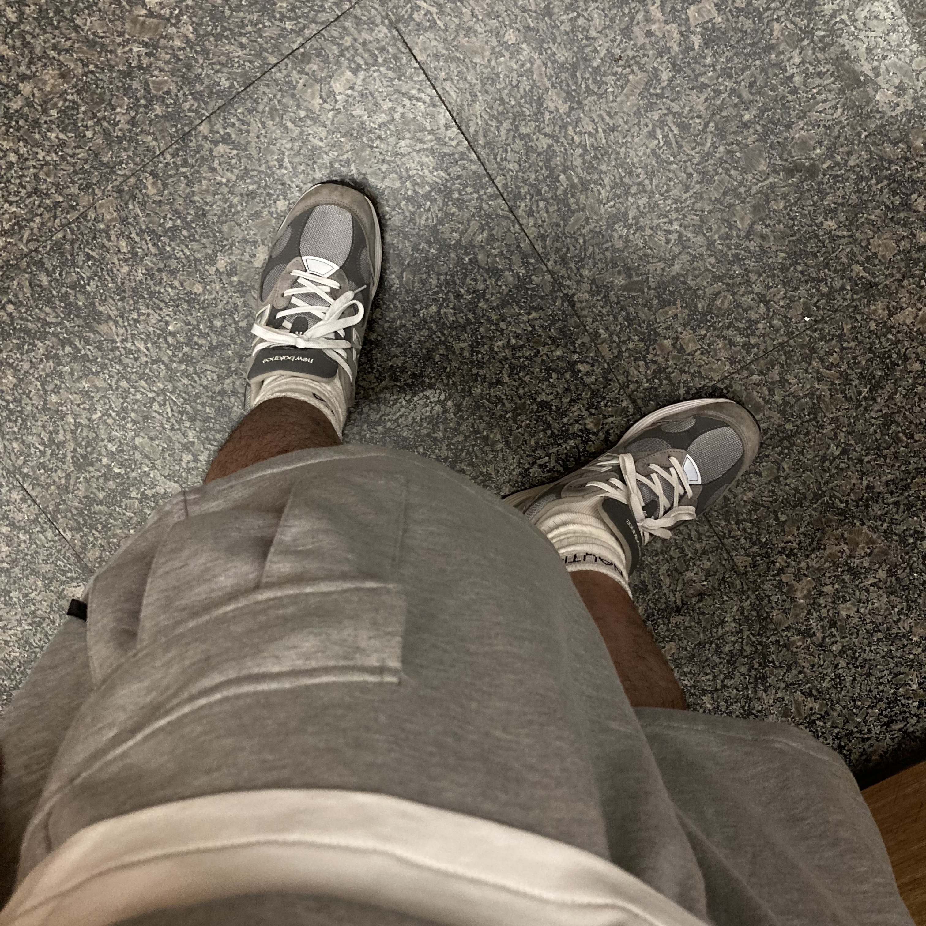 New Balance 992 Made in USA Grey - D Standard 착용 스타일