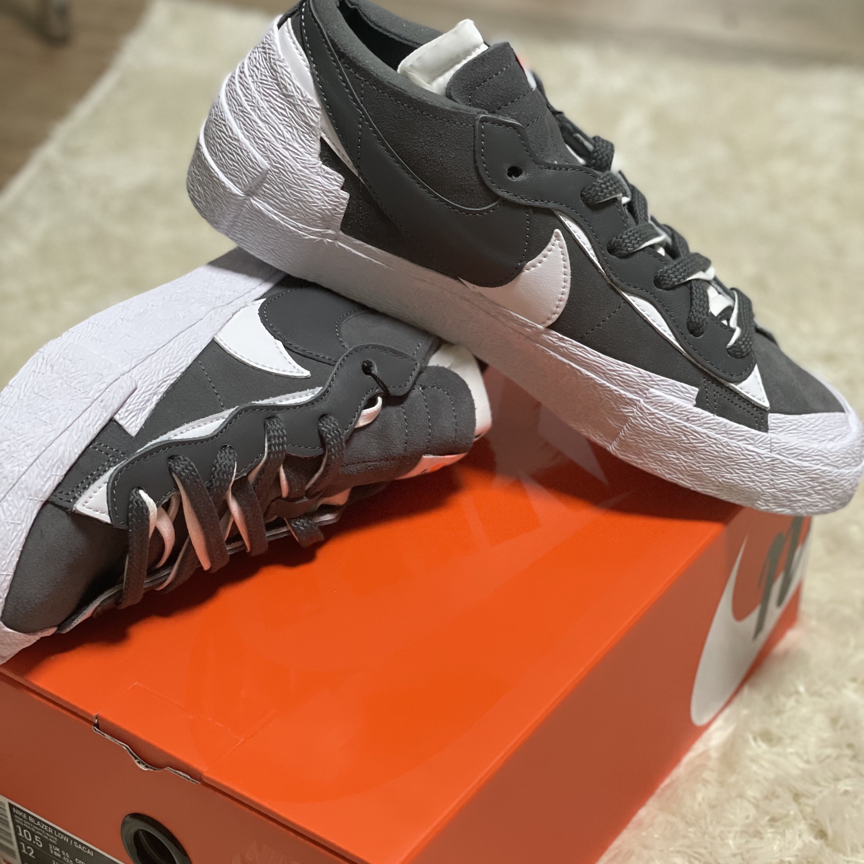Nike x Sacai Blazer Low Iron Grey, New Balance 992 Made in USA Grey - D Standard 착용 스타일 - 1