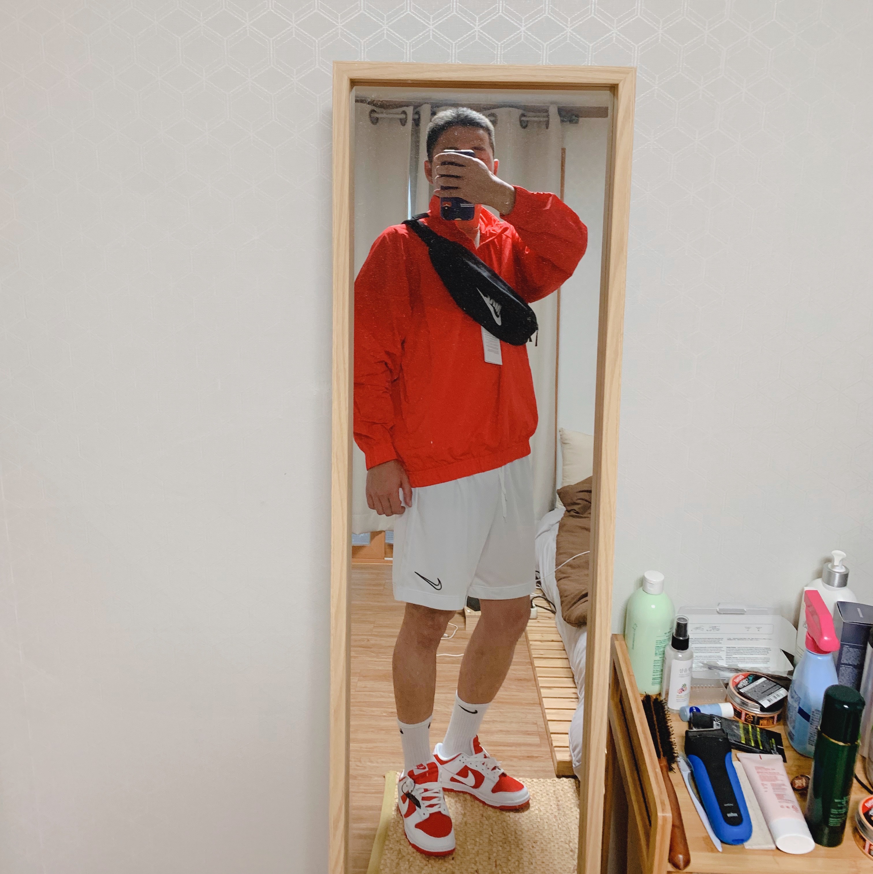Nike Dunk Low Retro Championship Red, Nike x Stussy Windrunner Jacket Habanero Red 착용 스타일