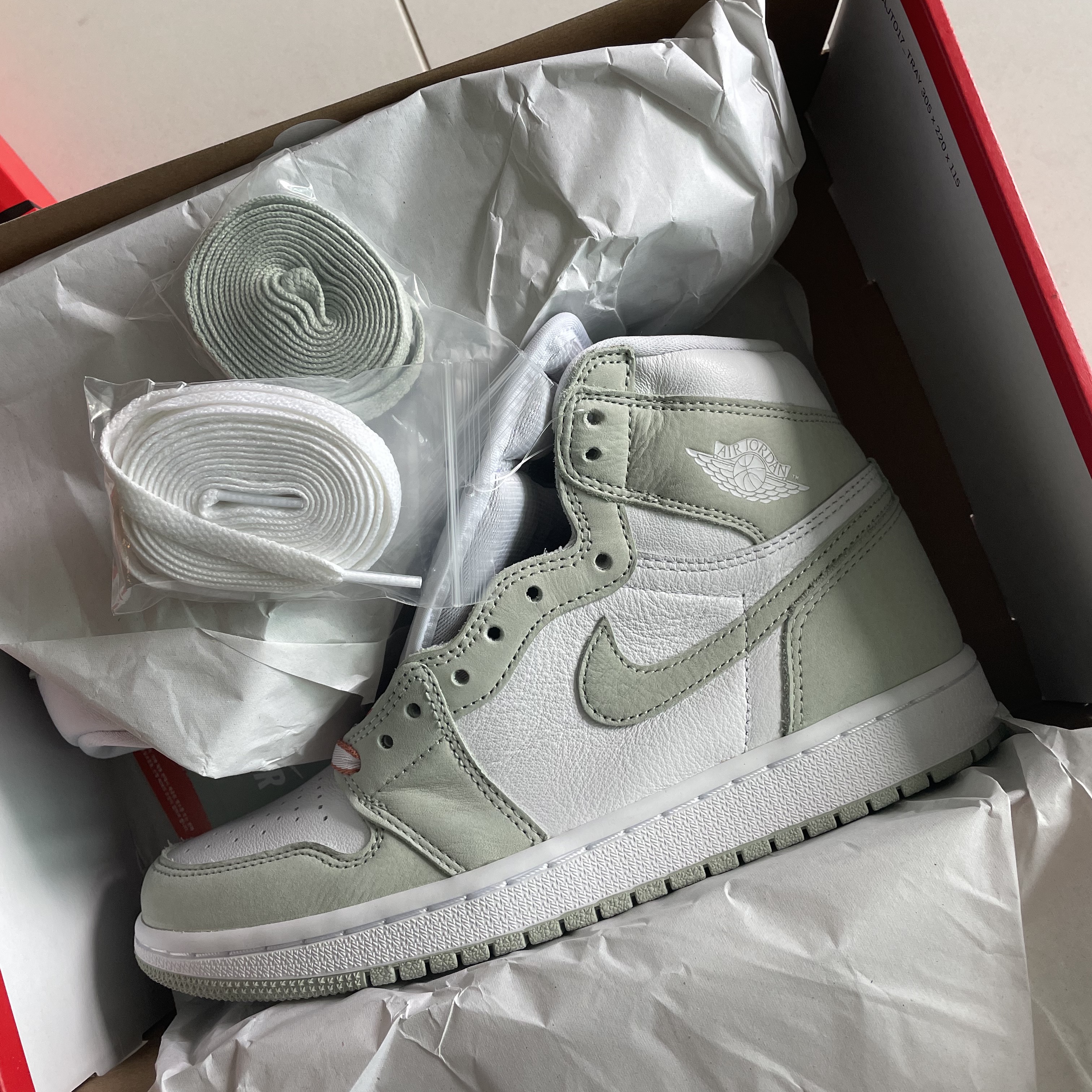 (W) Jordan 1 Retro High OG Seafoam 착용 스타일