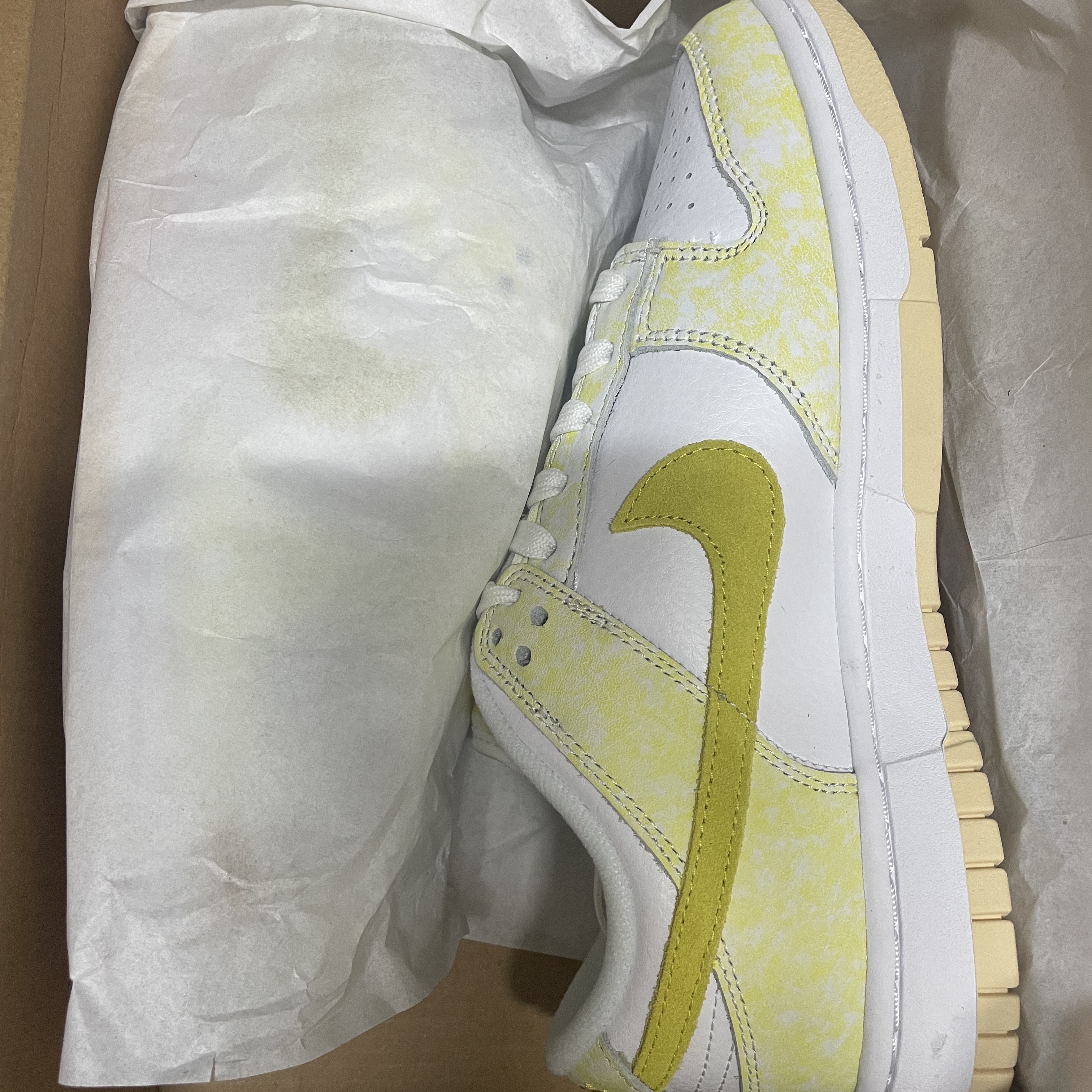 (W) Nike Dunk Low Yellow Strike 착용 스타일 - 1