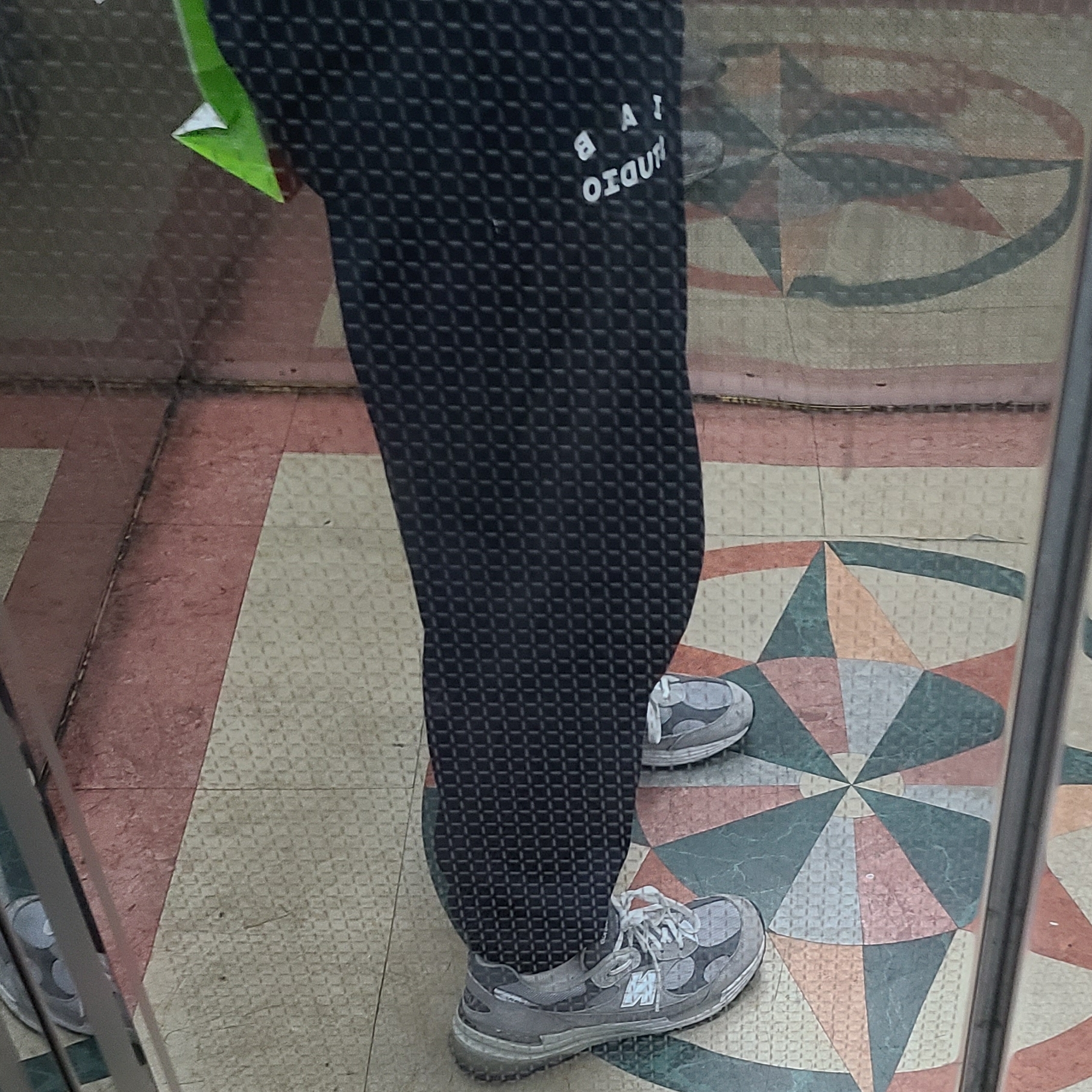 New Balance 992 Made in USA Grey - D Standard, IAB Studio Sweatpants Navy - 21SS 착용 스타일