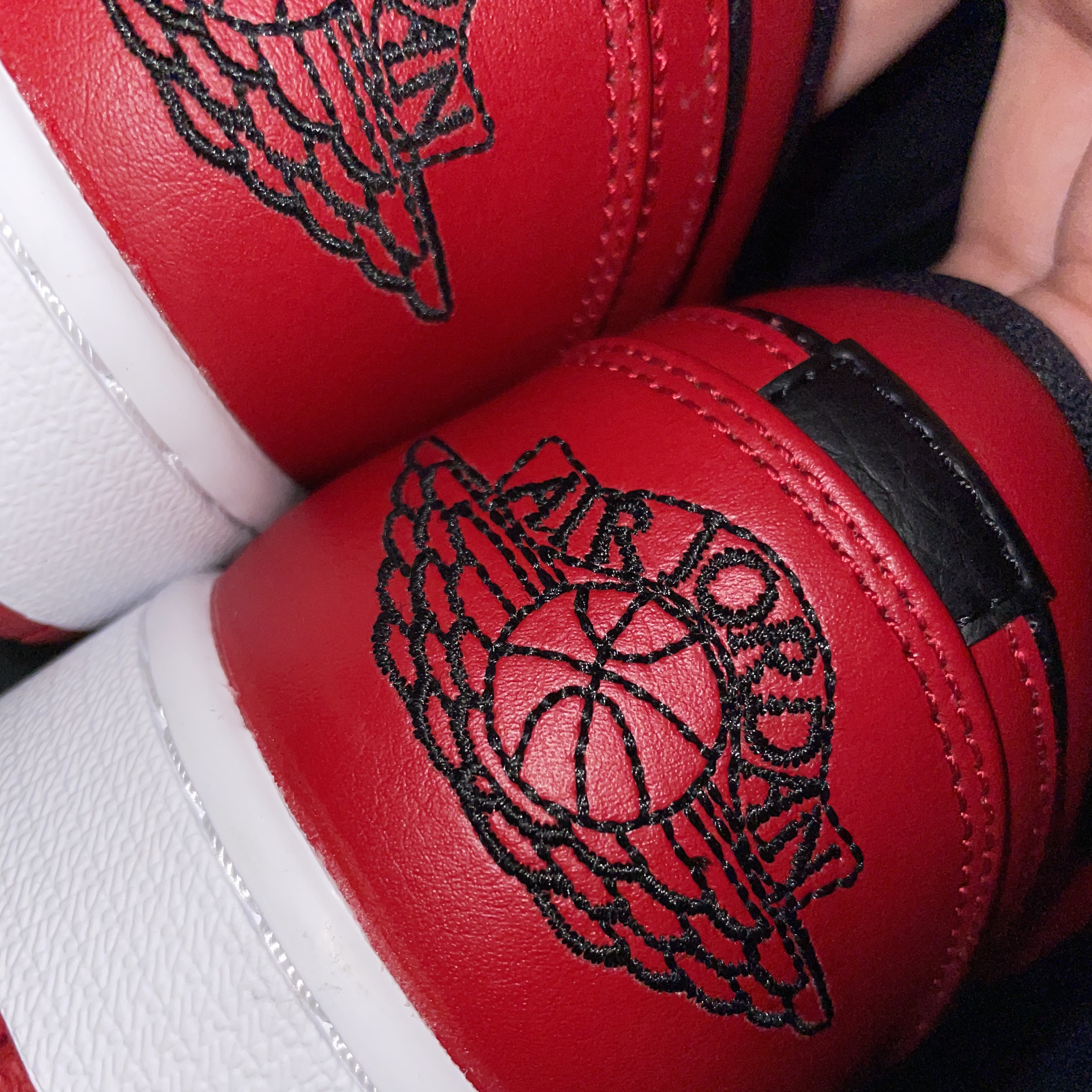 Jordan 1 Low Varsity Red 착용 스타일 - 1