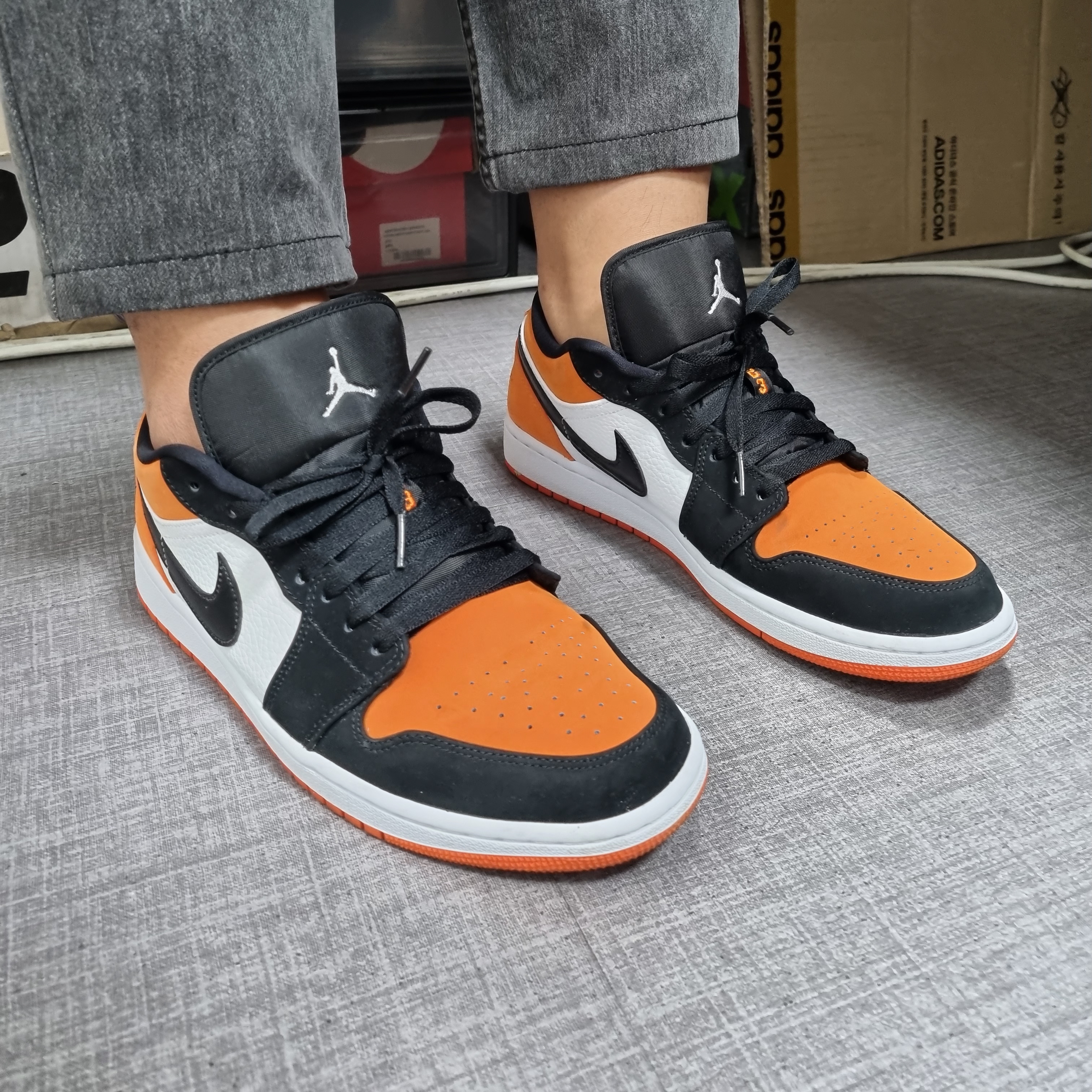 Jordan 1 Low Shattered Backboard 착용 스타일