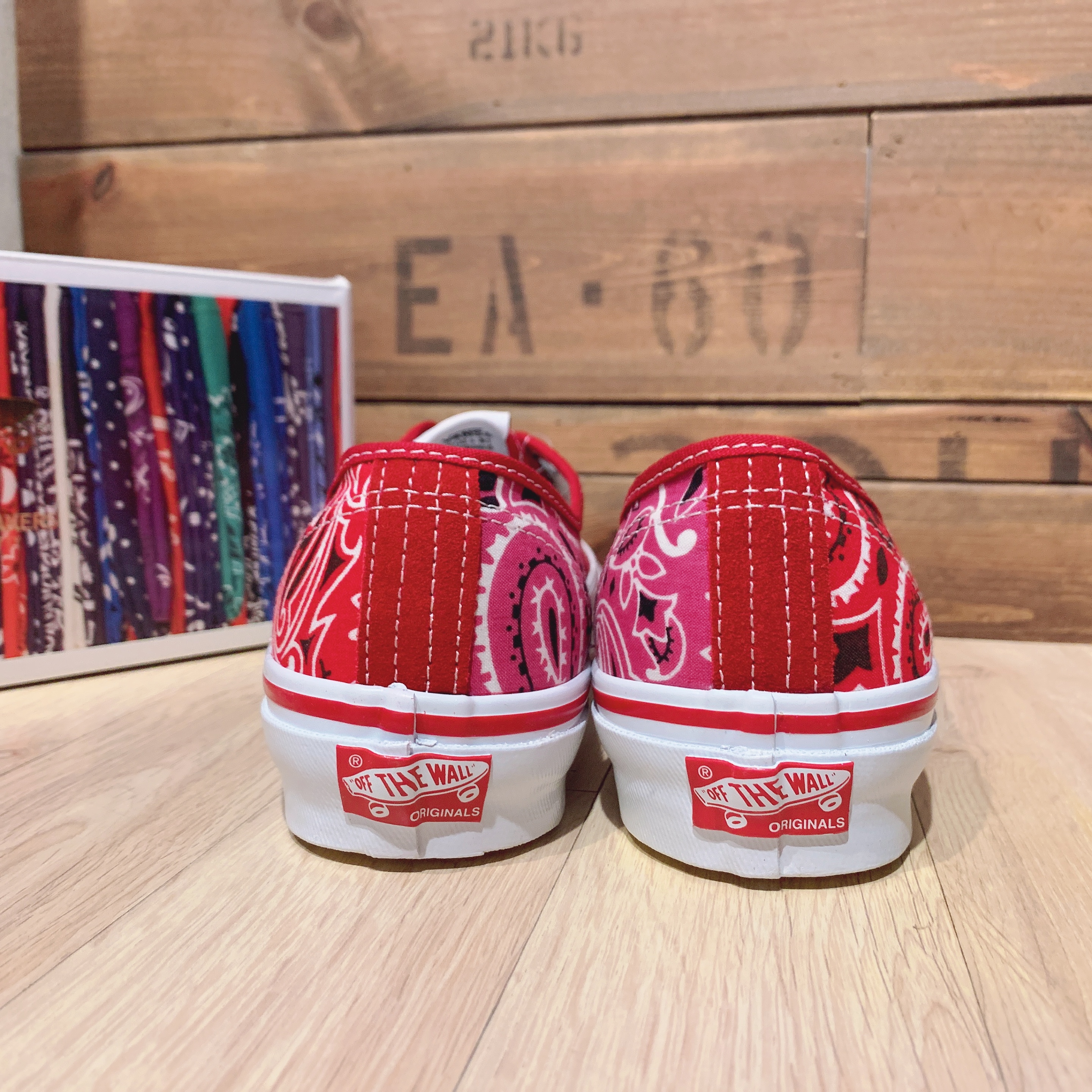 Vans Vault x Bedwin & The Heartbreakers OG Authentic LX Multi-Color-Red 착용 스타일 - 3