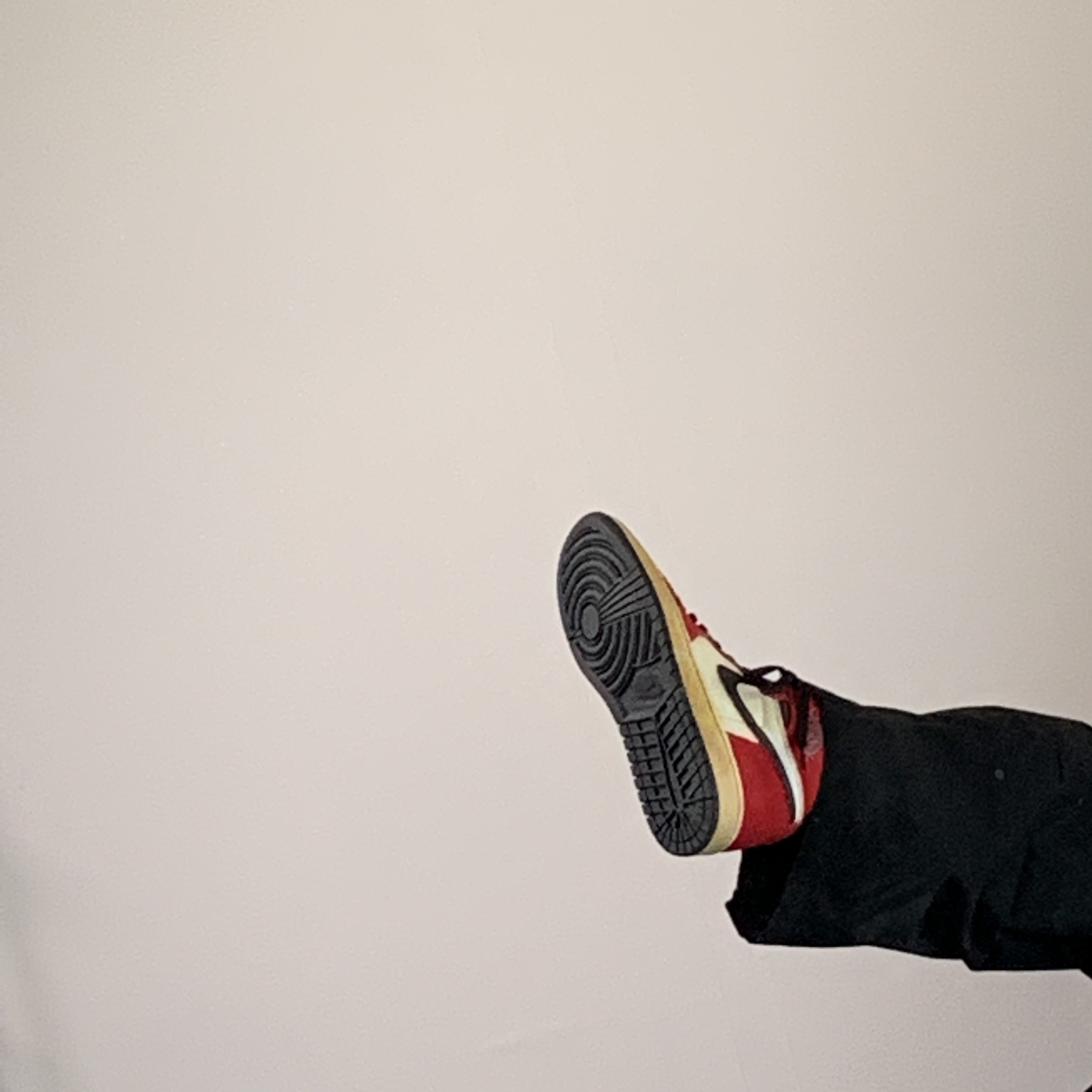 Jordan 1 Retro High OG Light Fusion Red 착용 스타일